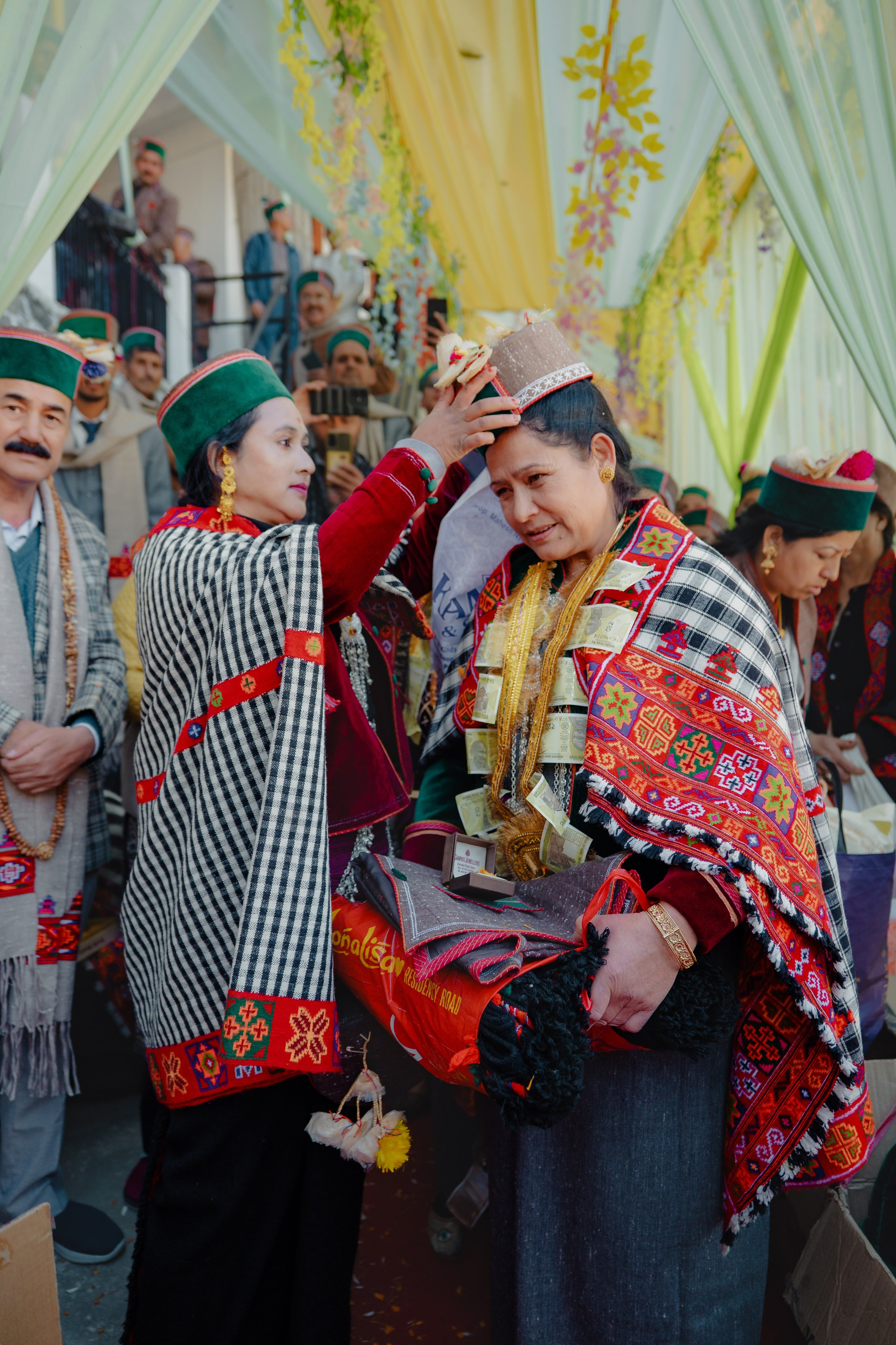 Arti & Akshay. Wedding and Family photographer in india