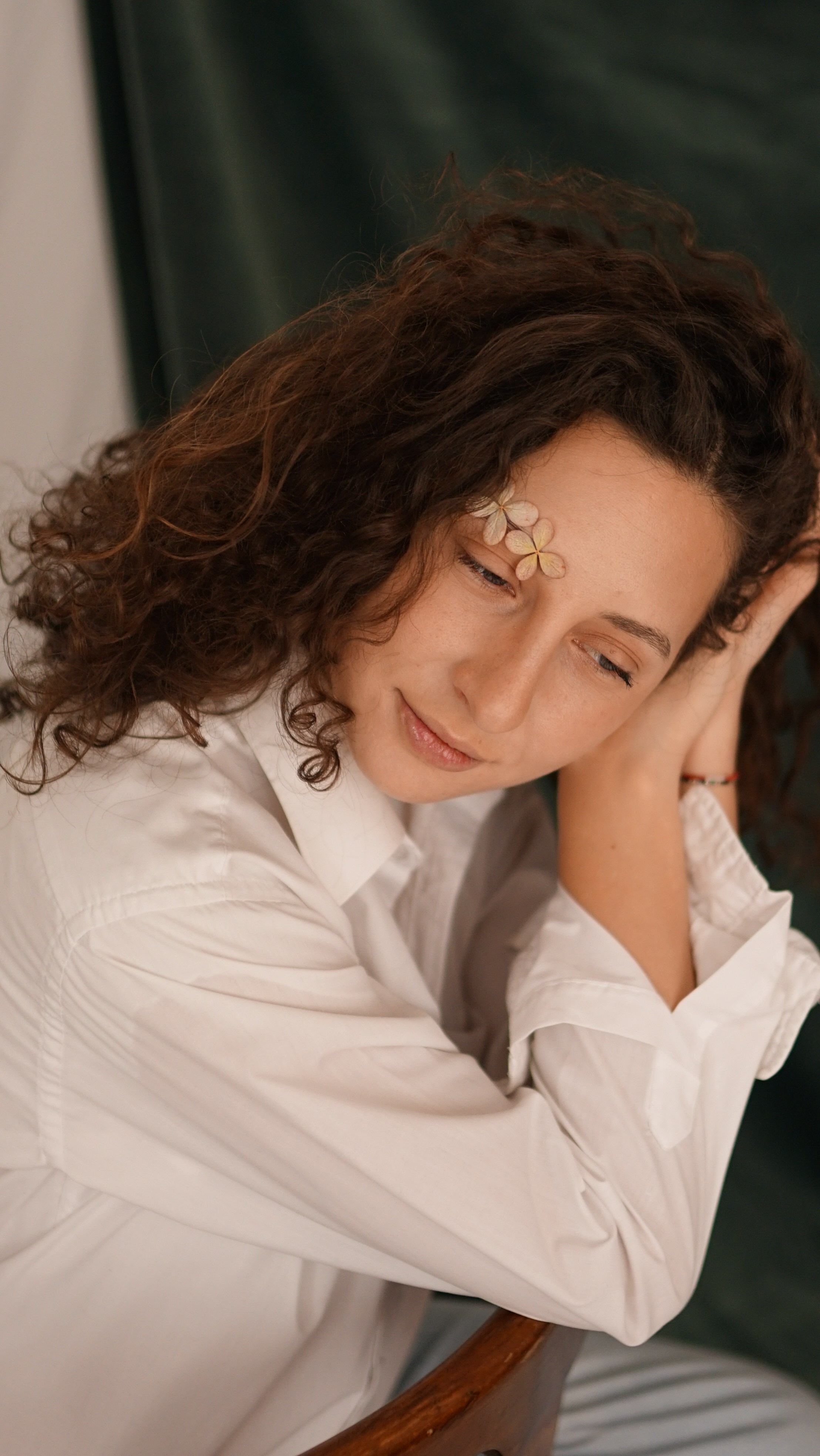 Fotografie de Portret Brașov | Artist Mădălina Beda. Madalina Beda- Artist vizual, fotograf, doula la nastere, consultant babywearing Brasov si in toata tara