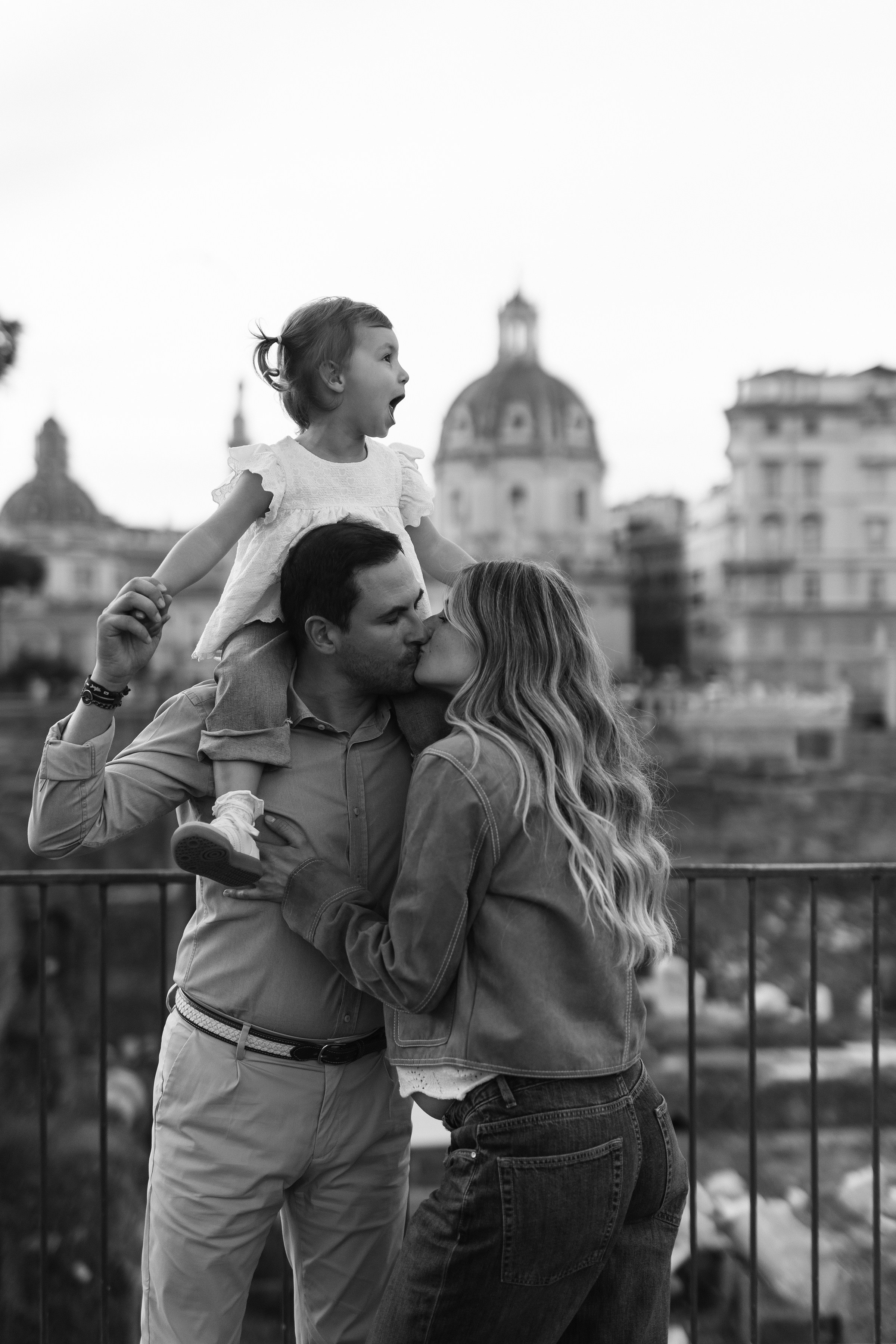 Famaly shooting in Rome. Wedding Photographer Rome Tuscany Como Sicily Puglia Amalfy Italy- Oksana Savenchuk