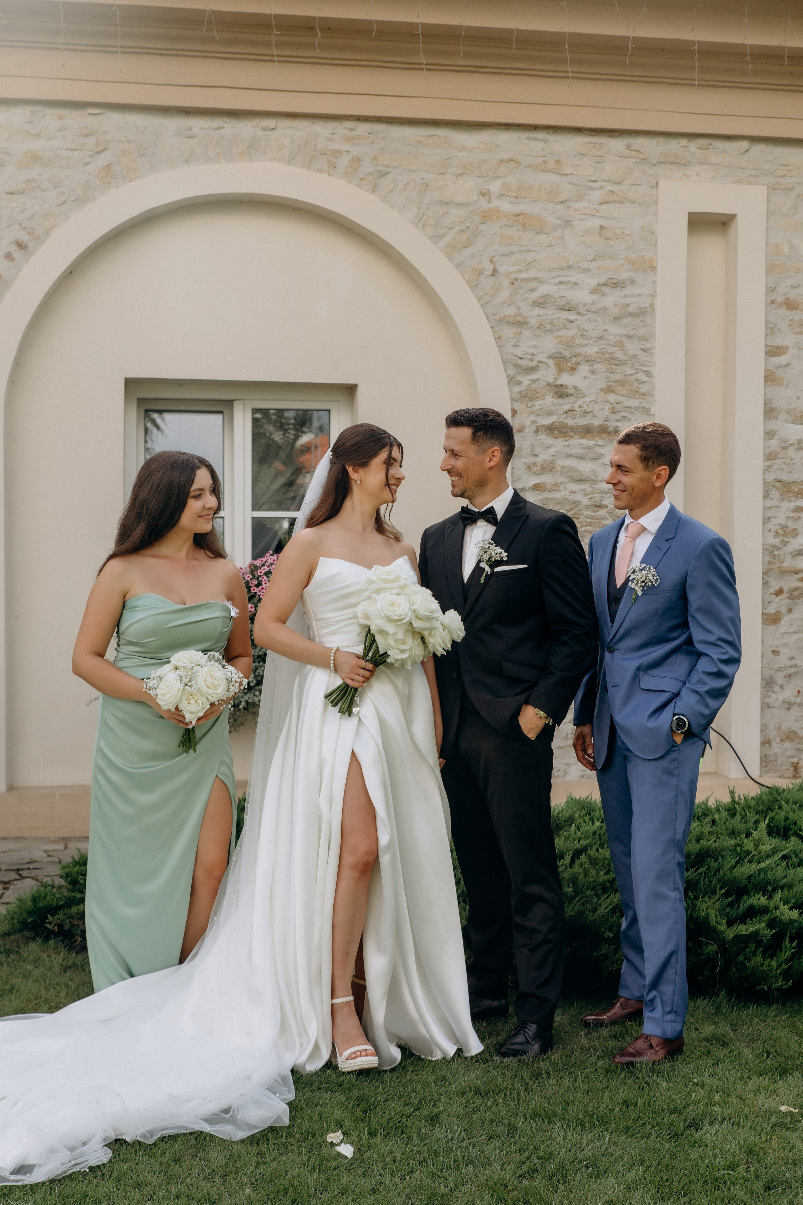 Wedding moments at Na Kmine