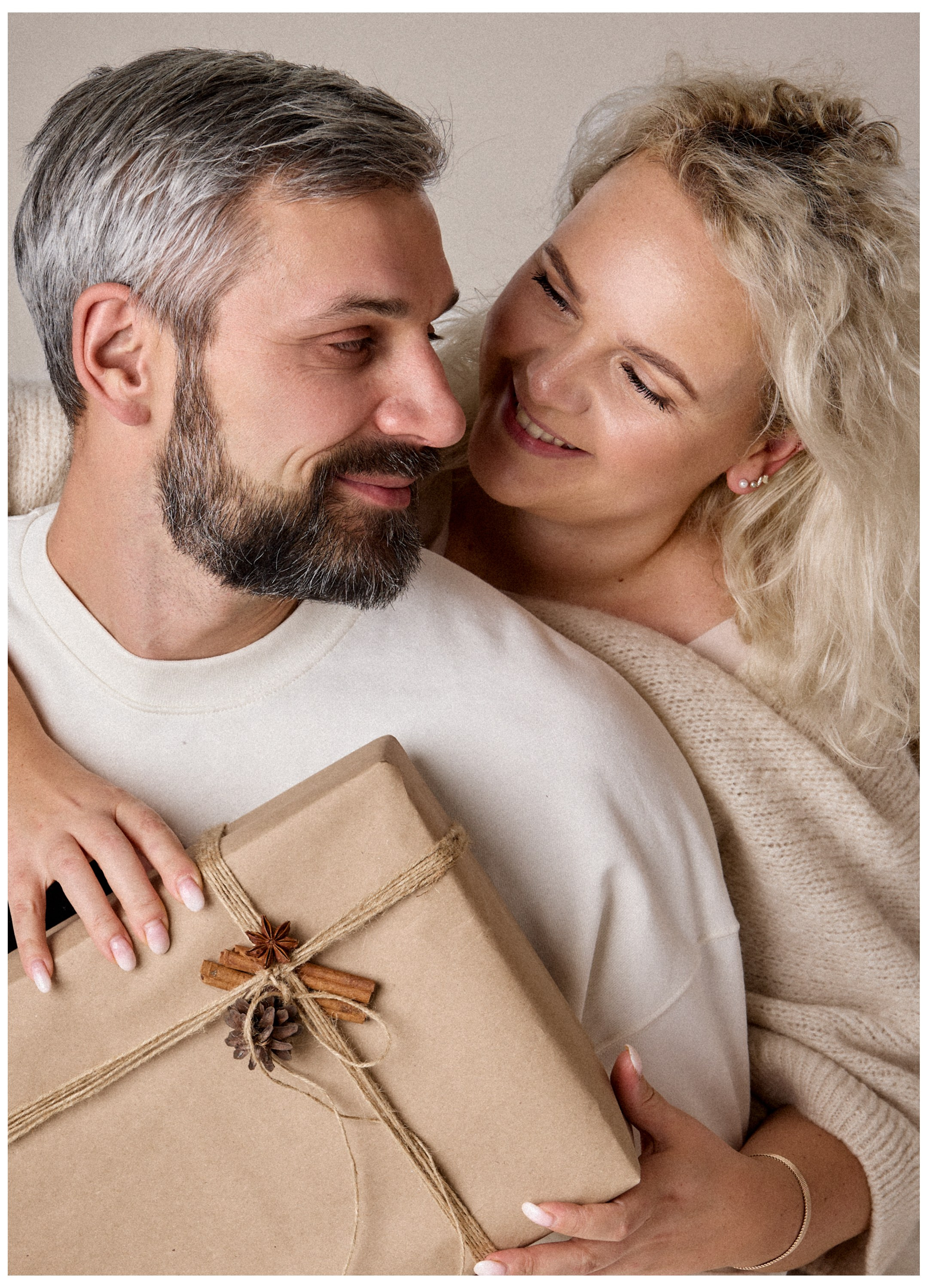 PORTFOLO. Profesionalus fotografas Vilniuje. Asmeninės ir šeimos fotosesijos, vestuvių, krikštynų bei renginių fotografavimas, produktų fotografija