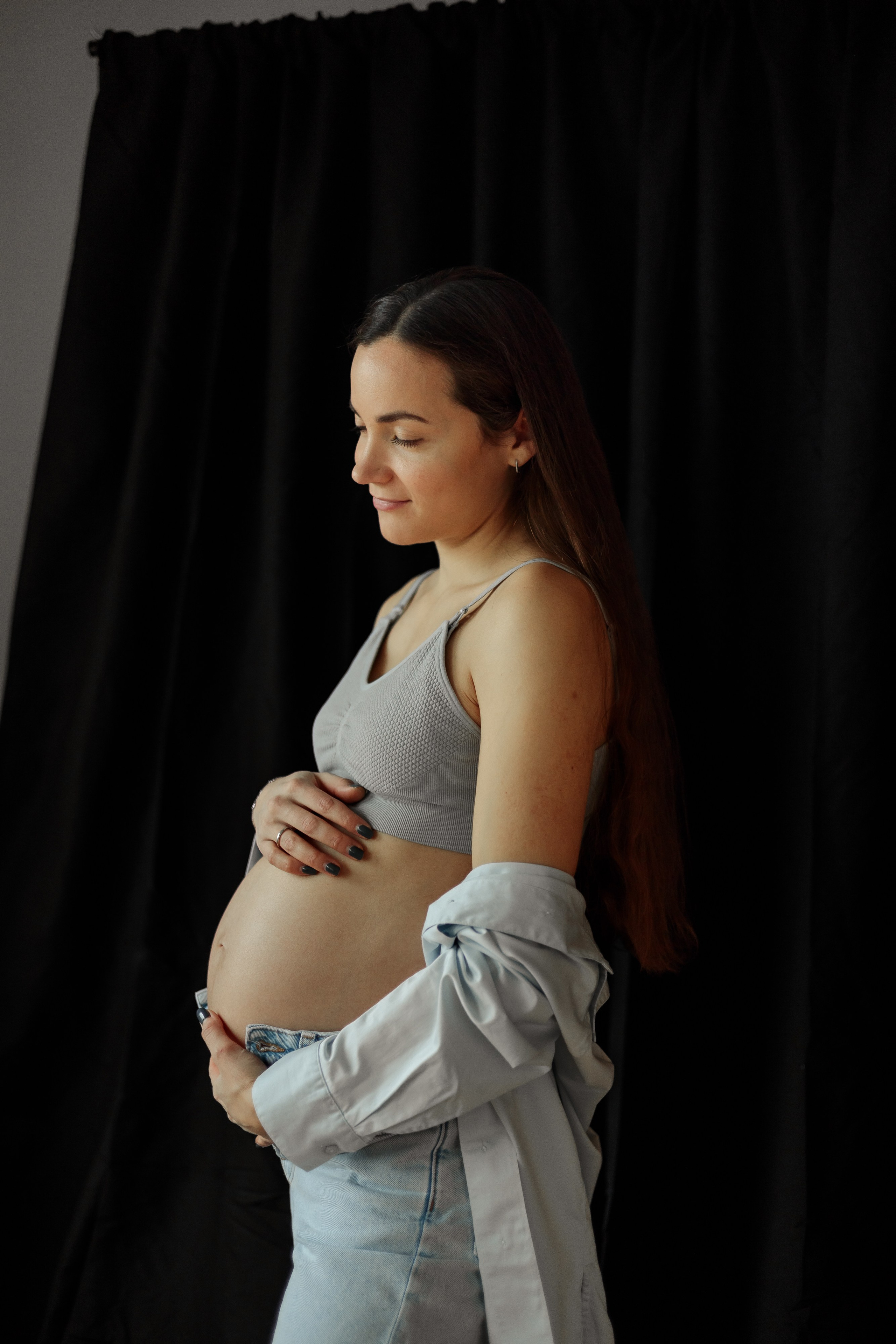 Pregnancy shooting at home. Elena Gorobets. Photographer in Zagreb