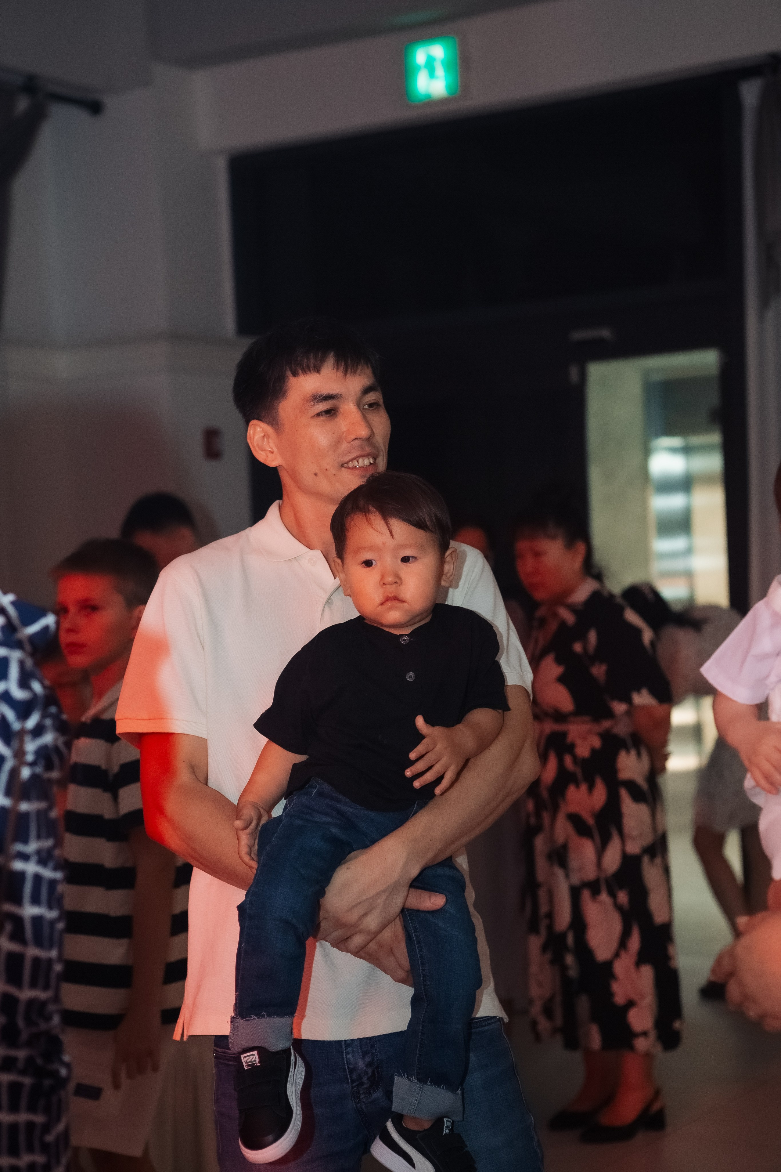 Тео дома и в ресторане. Фотограф беременности, ньюборн и годовасиков в Корее Жанна Хан