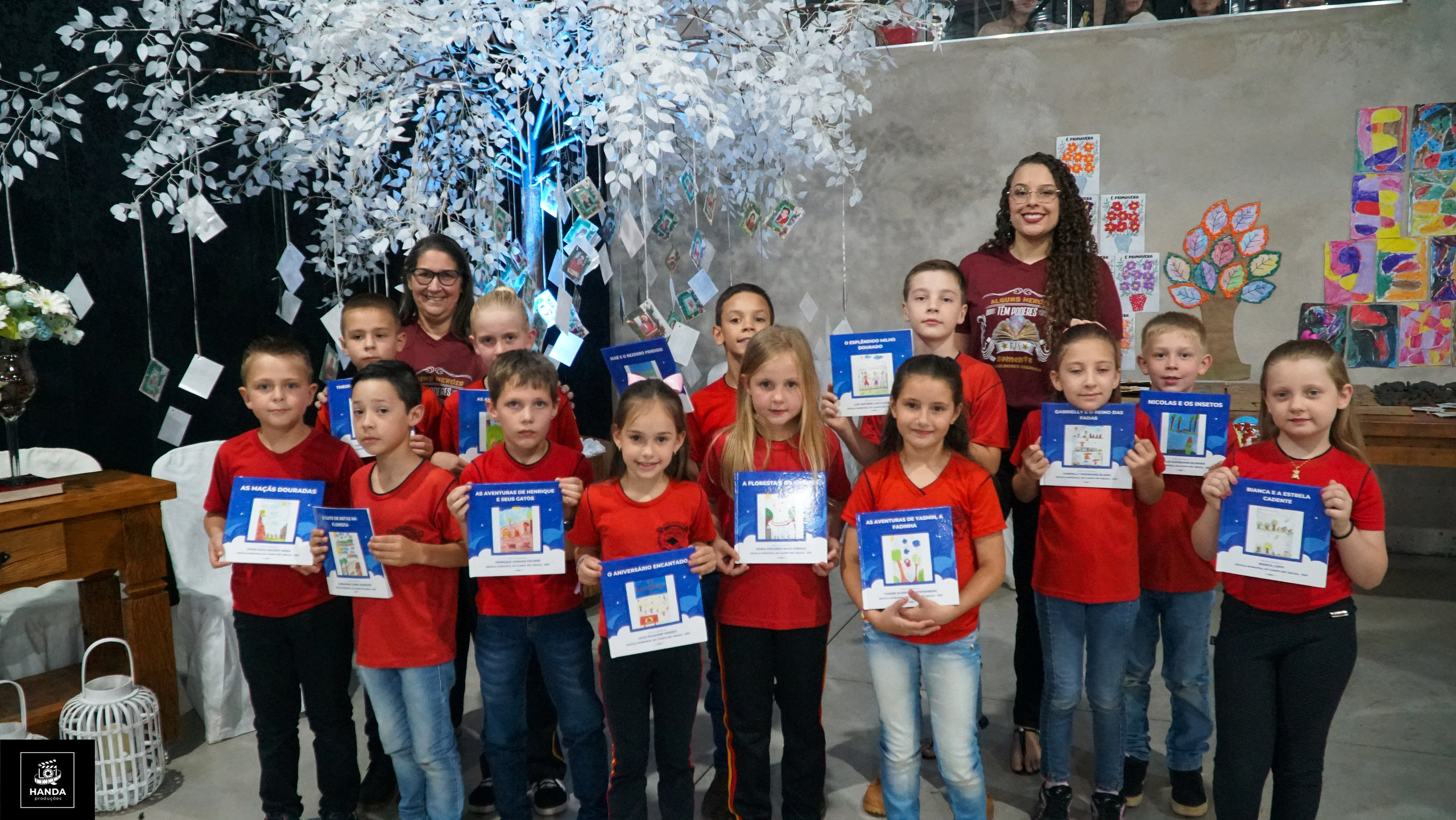Noite autógrafos colégio Aurélio Buarque de Holanda. Handa Produções