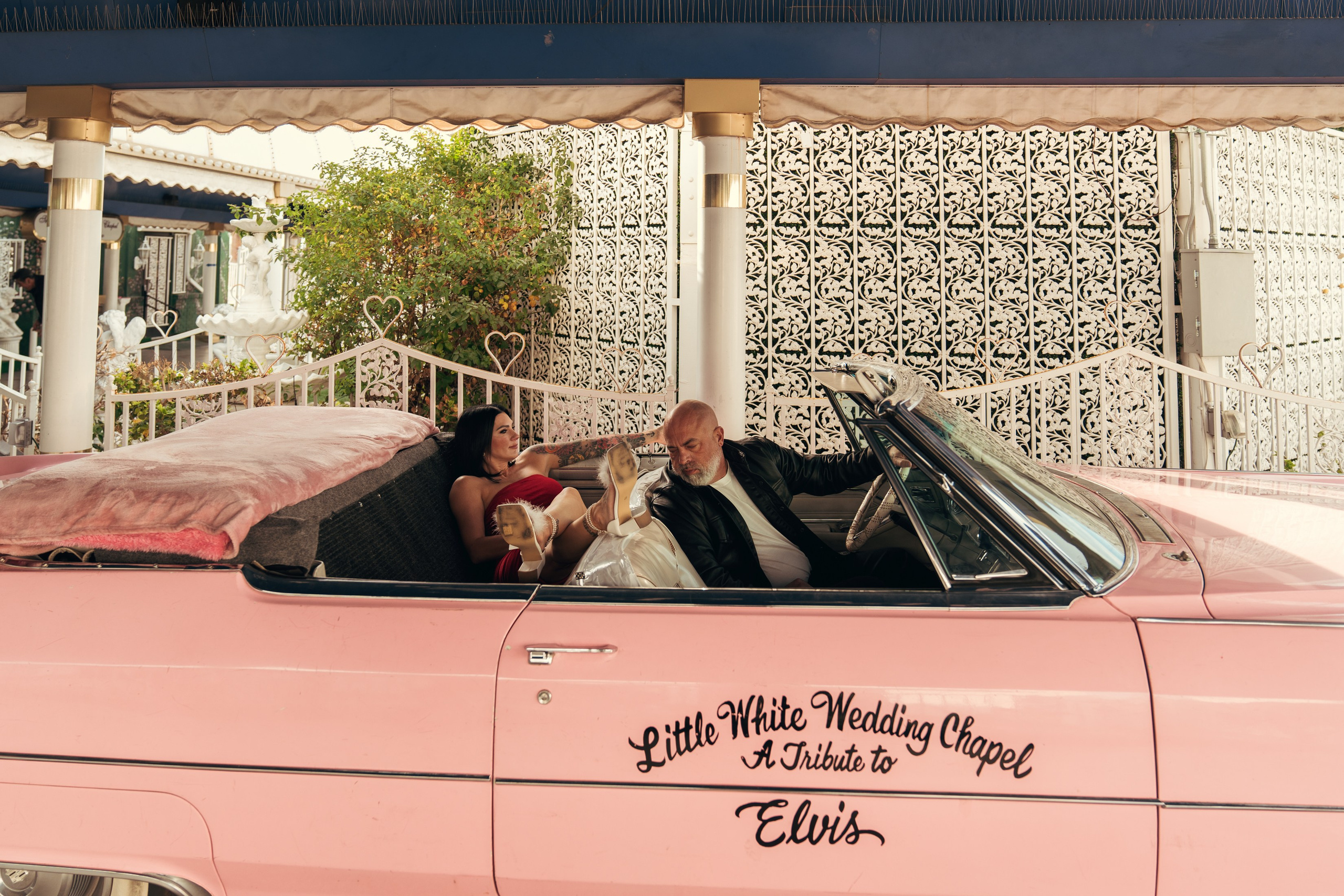 Linzey&Chad. Wedding & elopement photographer Viktoriya Kravtsov. Las Vegas