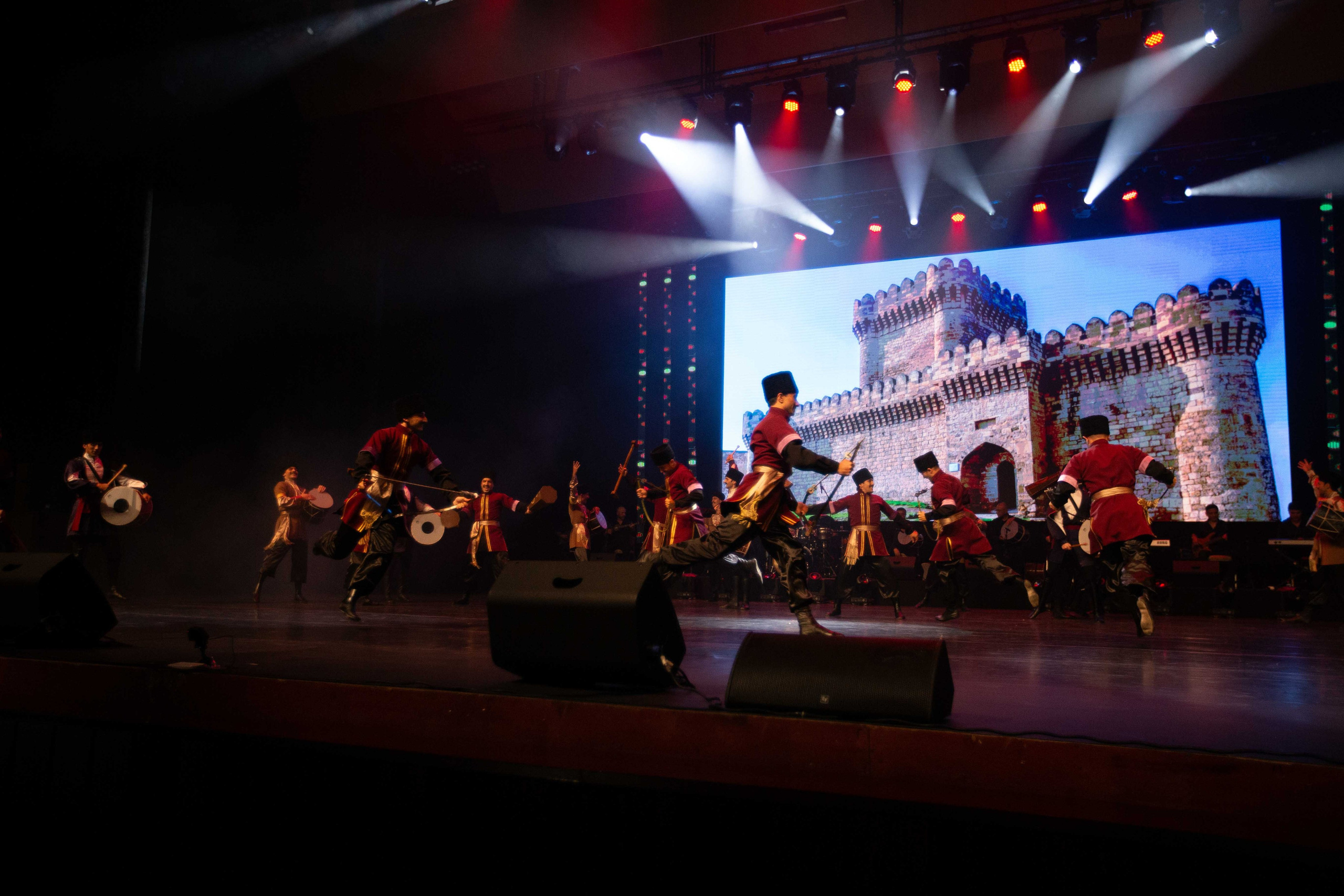 STATE DANCE ENSEMBLE. Wedding&Event photographer Ismail Rzayev in Baku