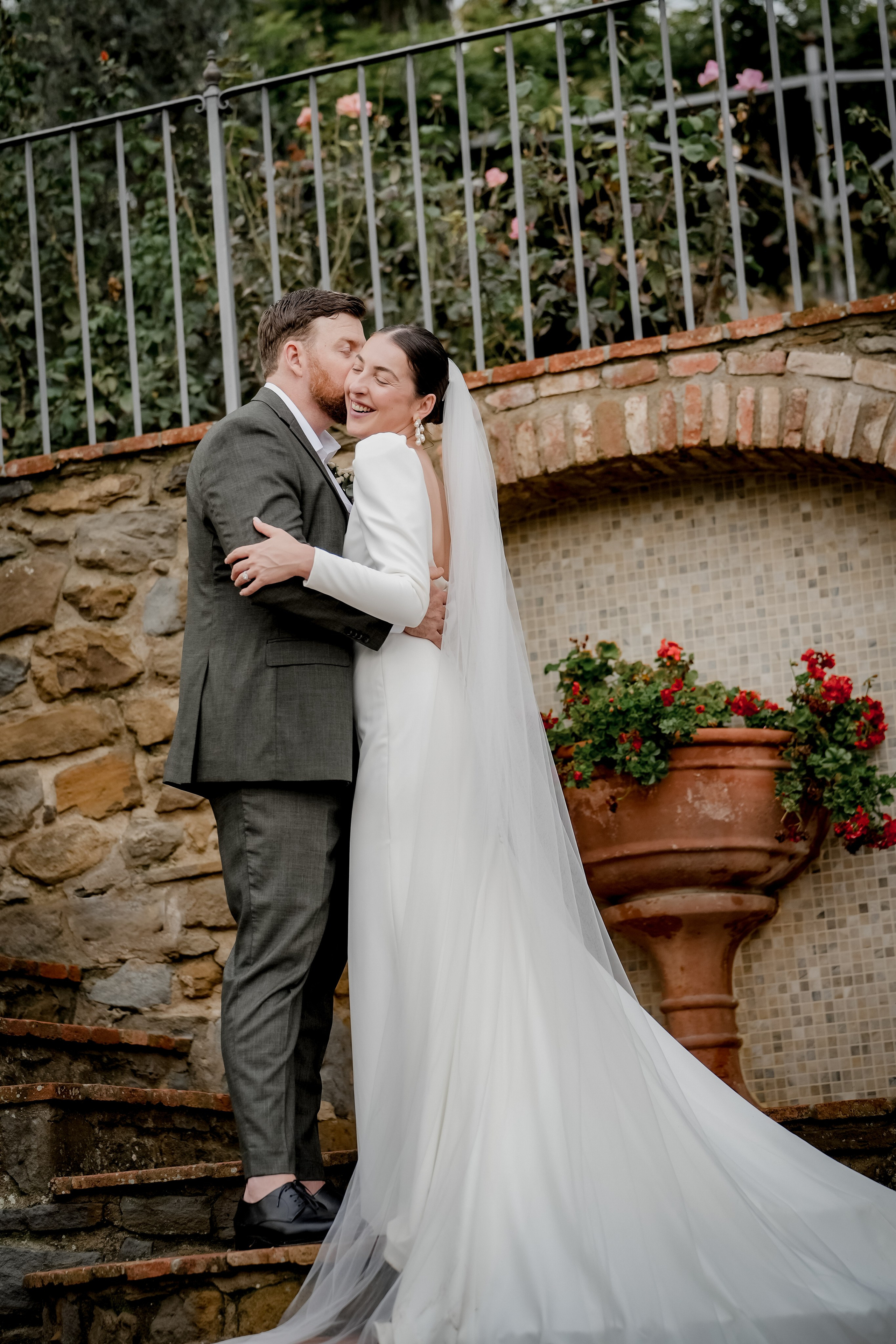 Elopment in Cortona. Villa Falconiere. Wedding Photographer in Italy