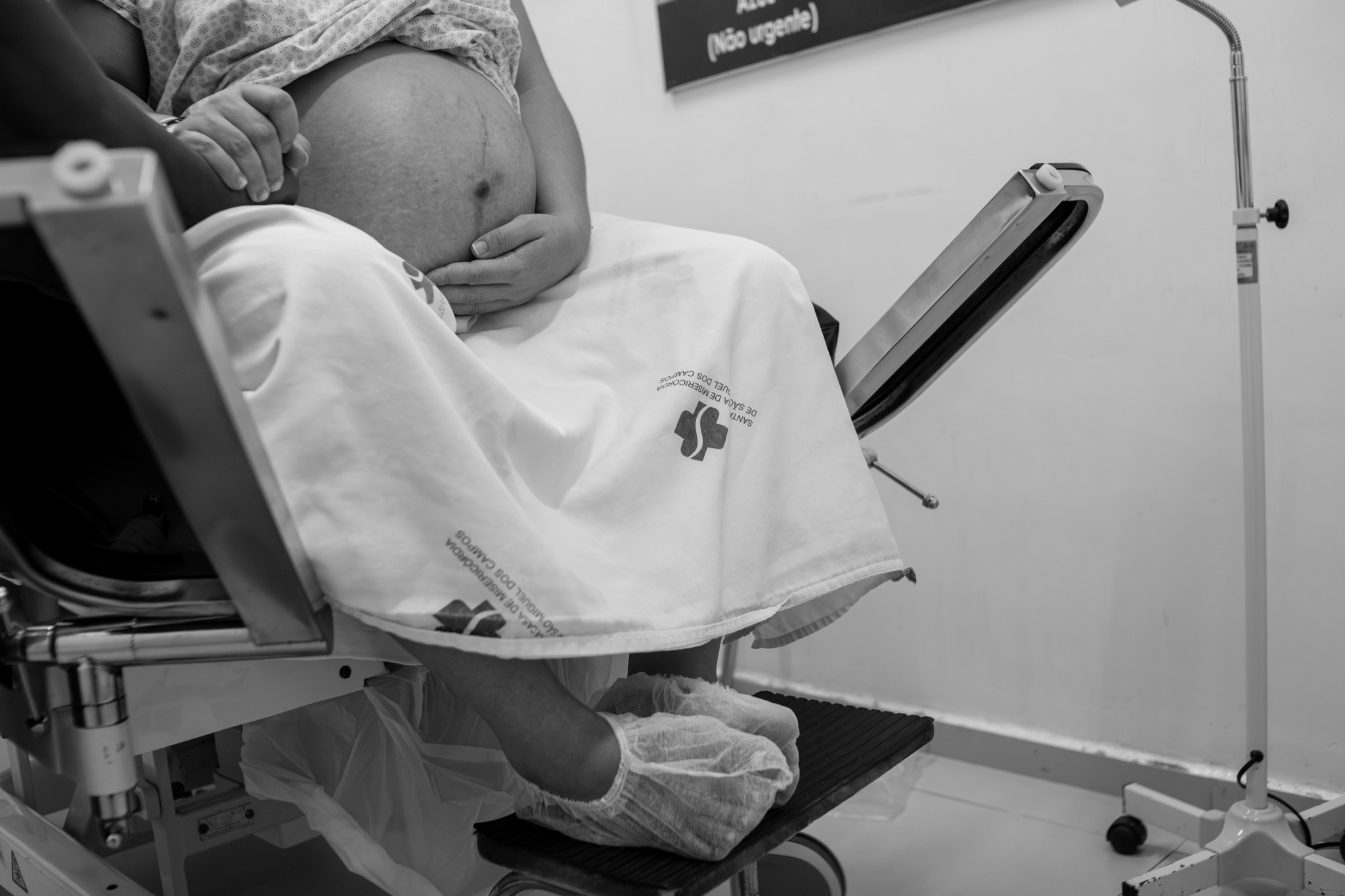 Fotografia de Parto em São Miguel dos Campos: Como Preservar a Emoção do Nascimento do Seu Bebê. Mauro Bernardo Fotógrafo | Fotografia de Grástante, Família, Partos e Retratos em São Miguel dos Campos e região