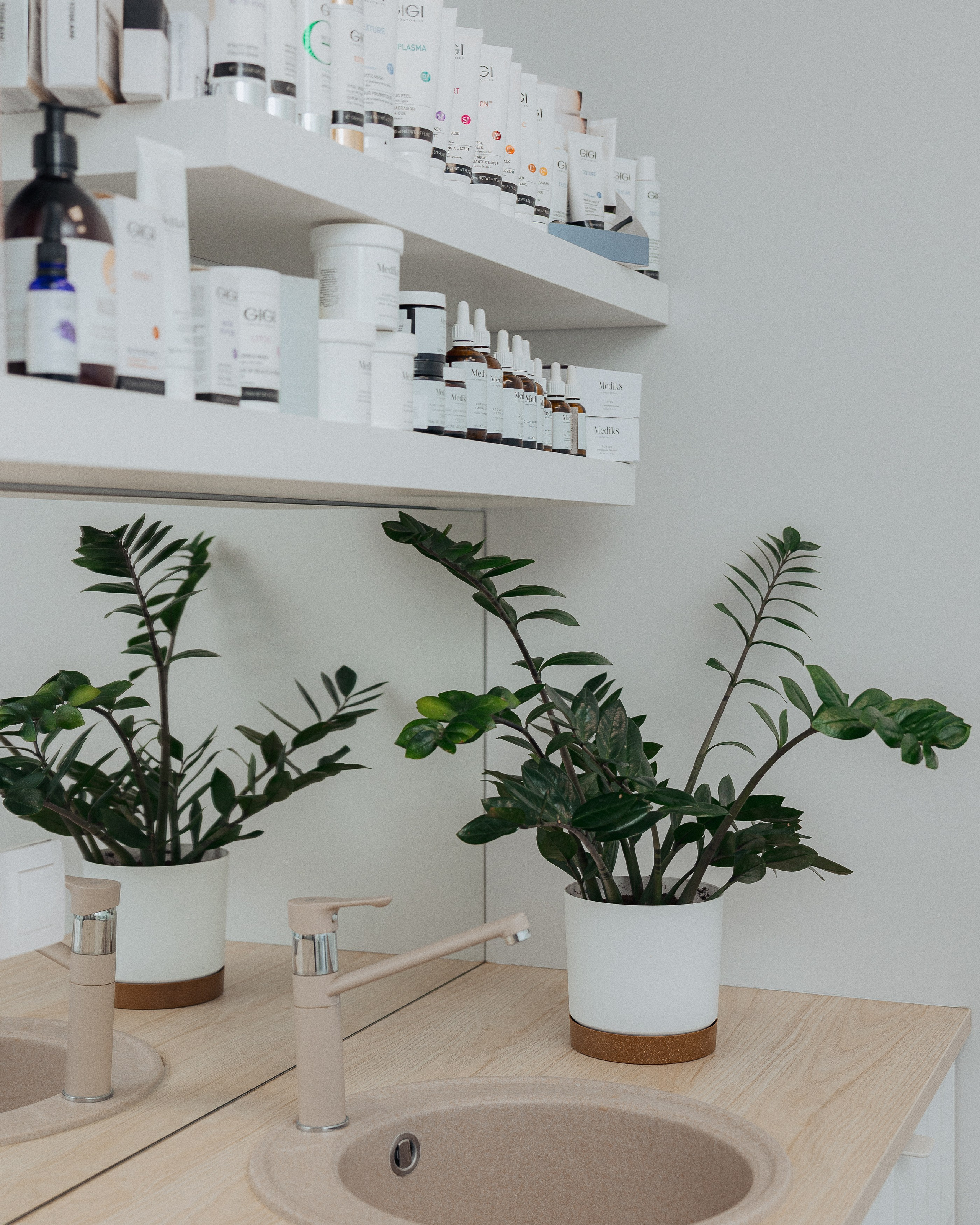 САЛОН ЗА КРАСОТА. Евгения Найденова – брандов и портретен фотограф | България, Европа