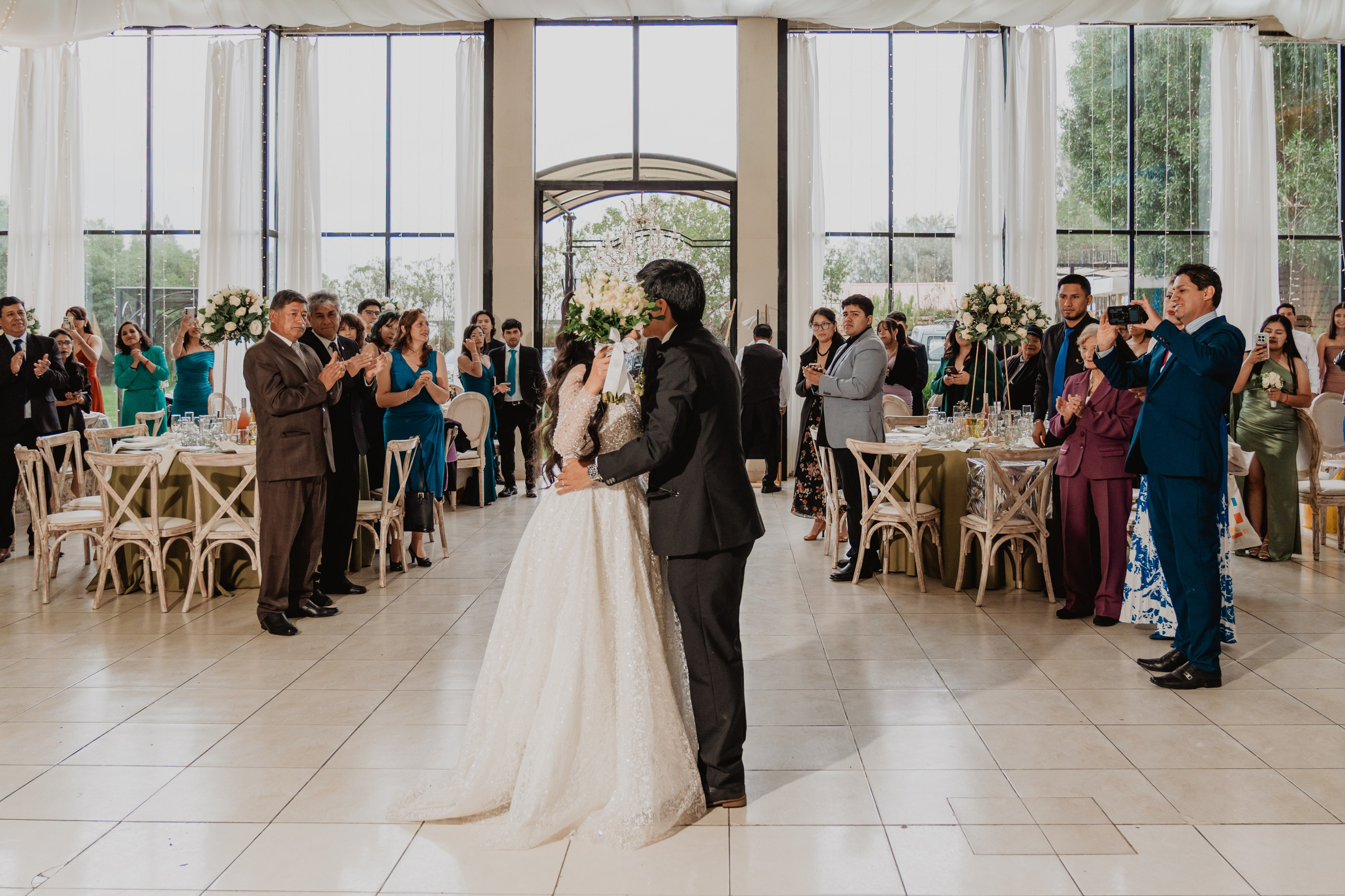 FERNANDO + MARIBEL | BODA RELIGIOSA. Studio KVTA | Fotografía y Video de Bodas en Arequipa