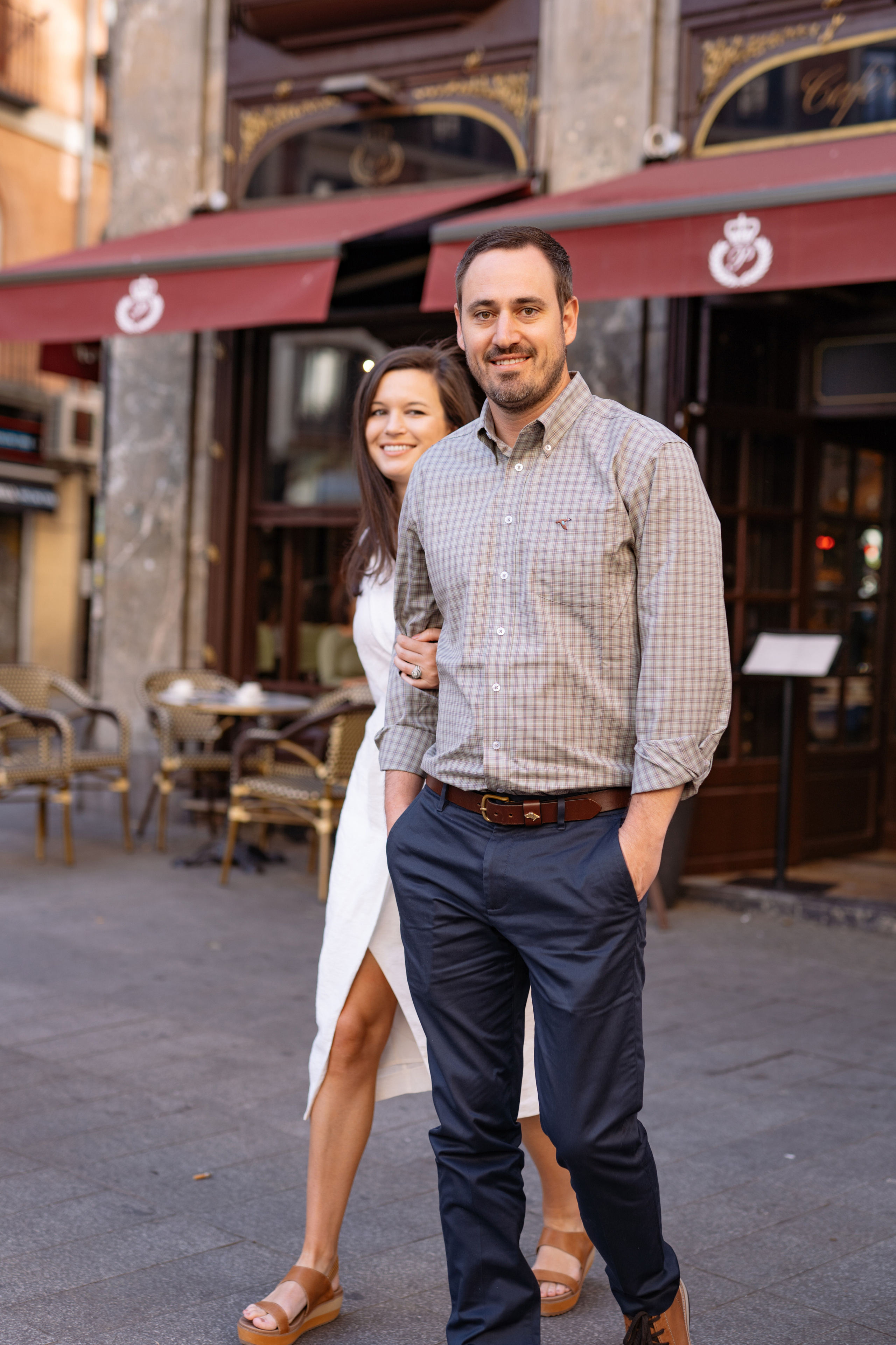 Fotógrafo de sesiones familiares para turistas en Madrid. Fotógrafo en Madrid, España. Alyona Belyaninova