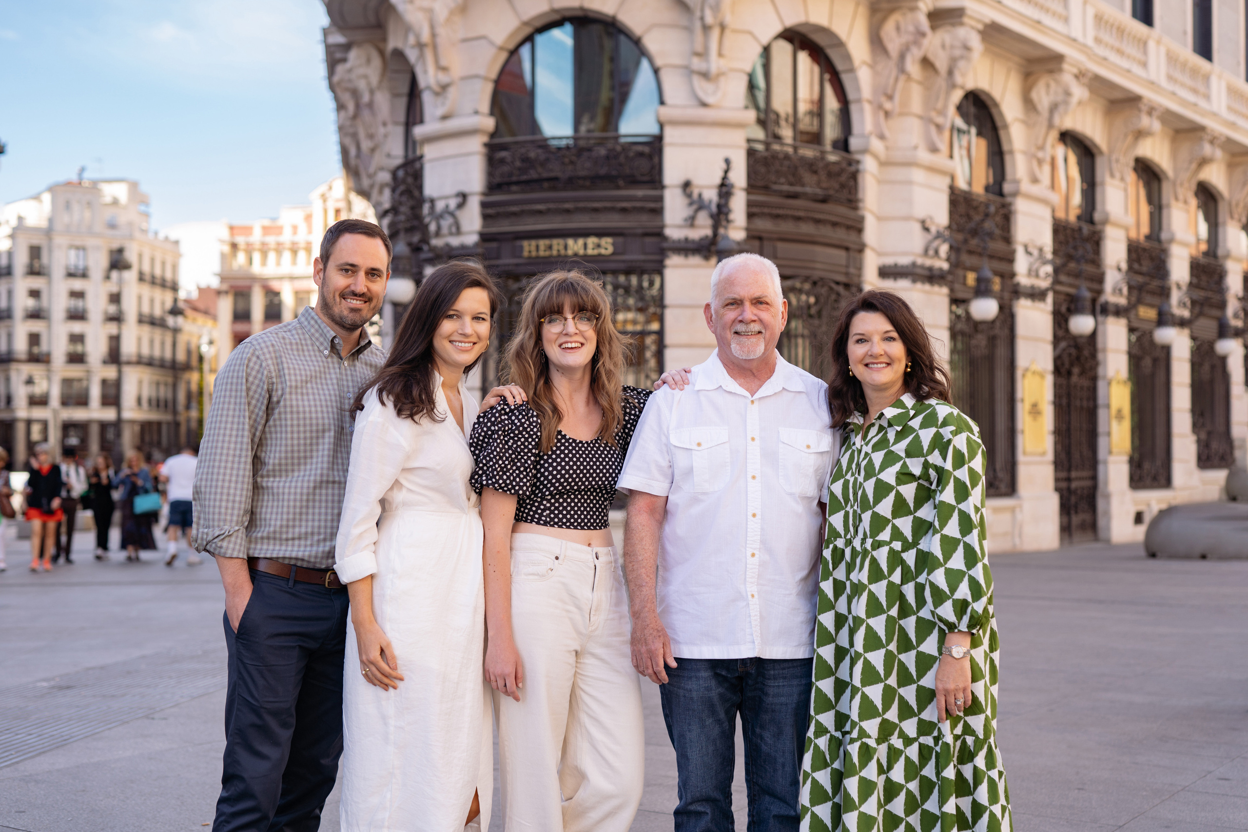 Fotógrafo de sesiones familiares para turistas en Madrid. Fotógrafo en Madrid, España. Alyona Belyaninova