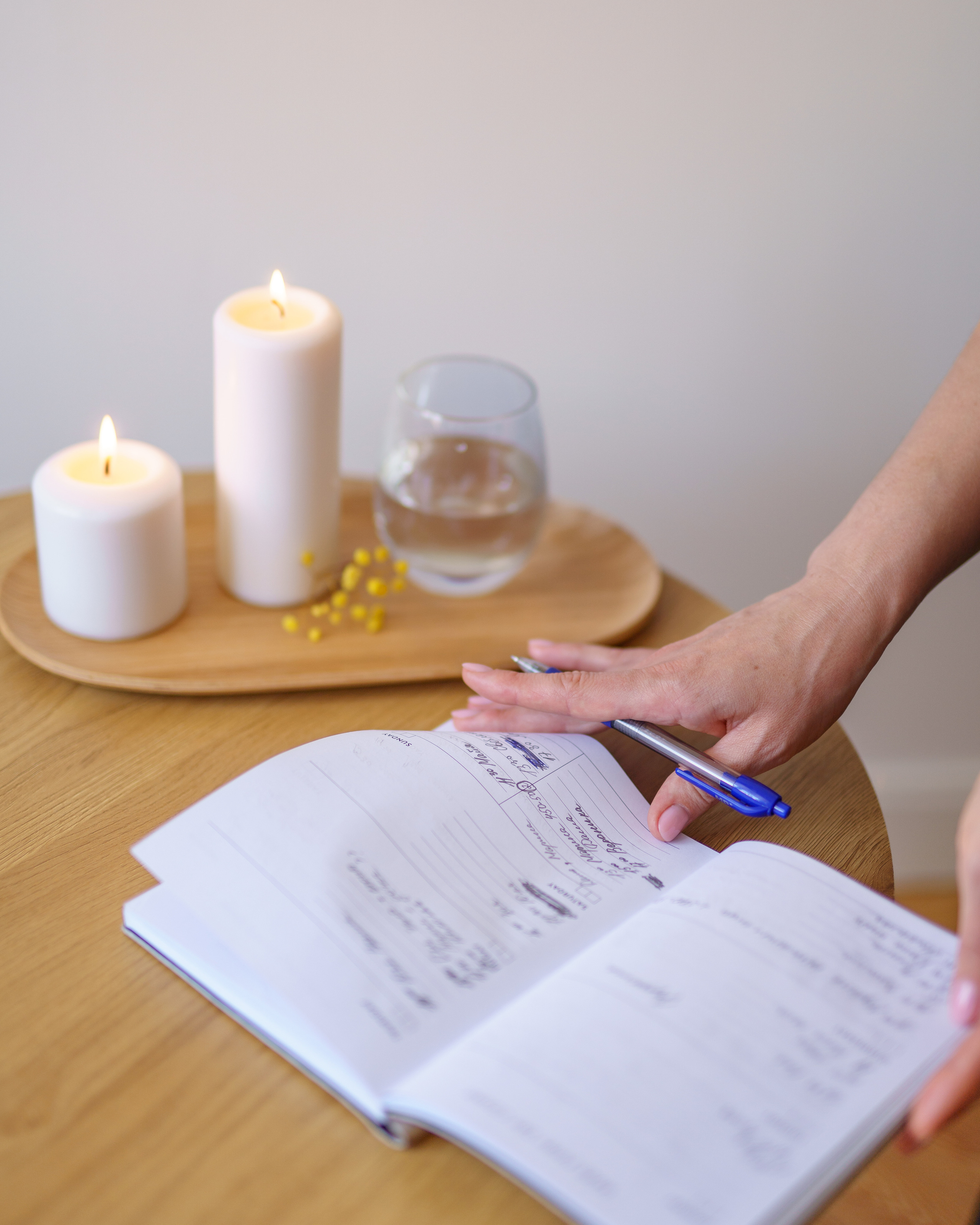 Creative content photography for businesses. Photos for massage therapist.  LinkedIn headshot Madrid. Photographer in Madrid, Spain. Alyona Belyaninova