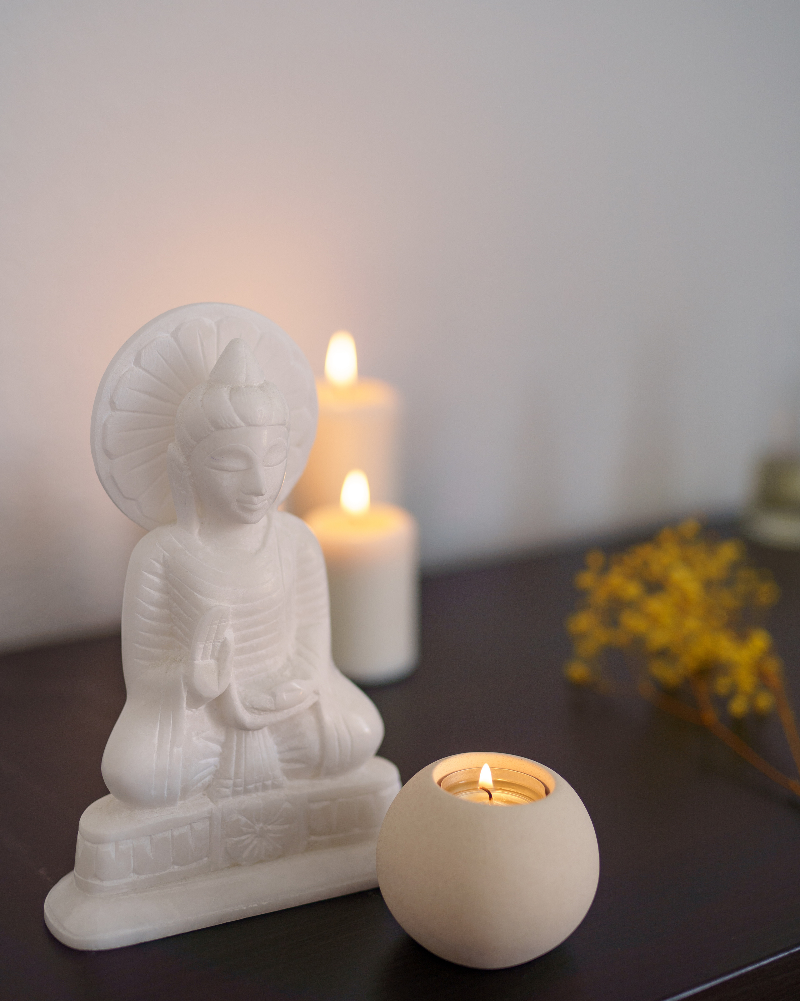 Creative content photography for businesses. Photos for massage therapist.  LinkedIn headshot Madrid. Photographer in Madrid, Spain. Alyona Belyaninova