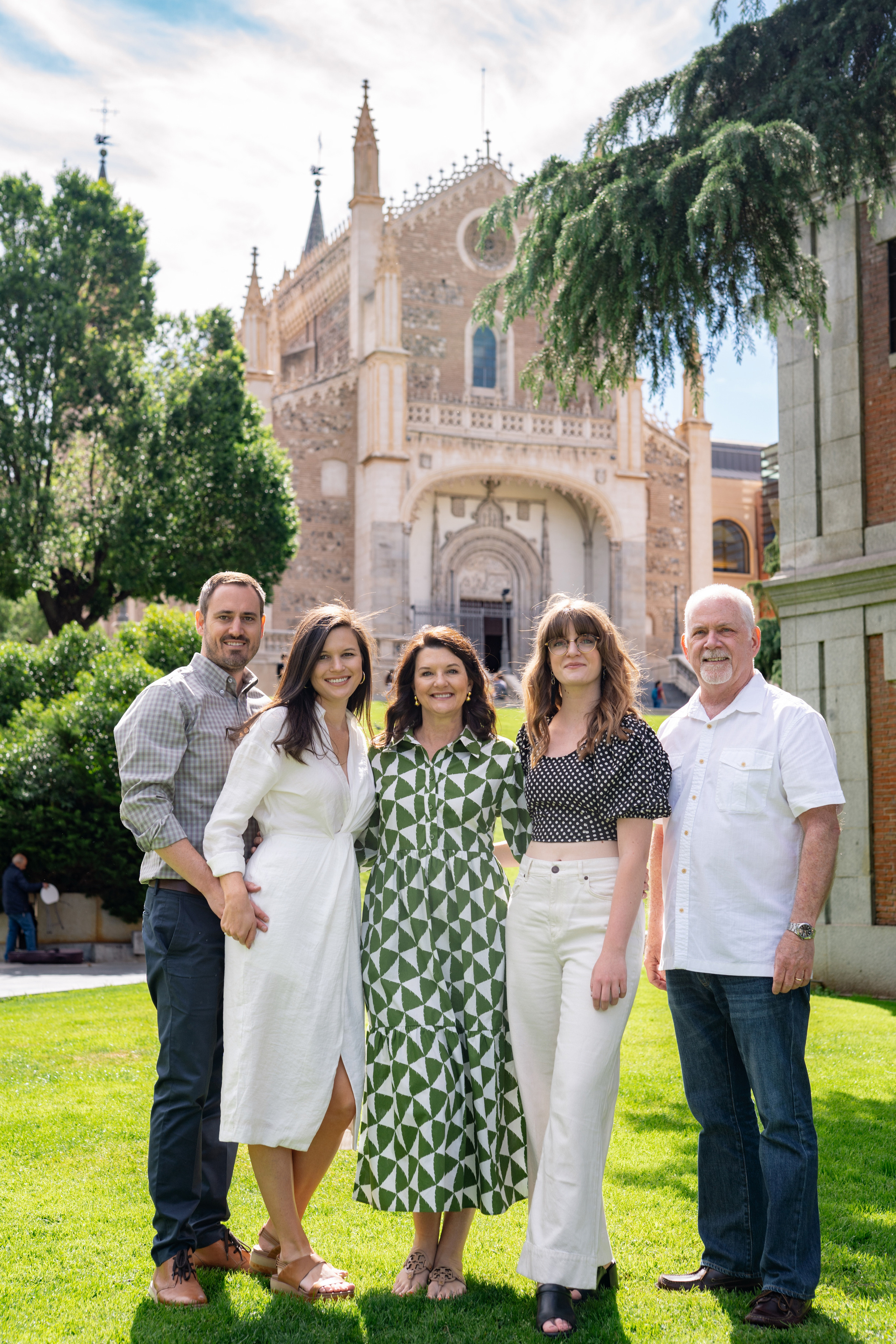 Fotógrafo de sesiones familiares para turistas en Madrid. Fotógrafo en Madrid, España. Alyona Belyaninova