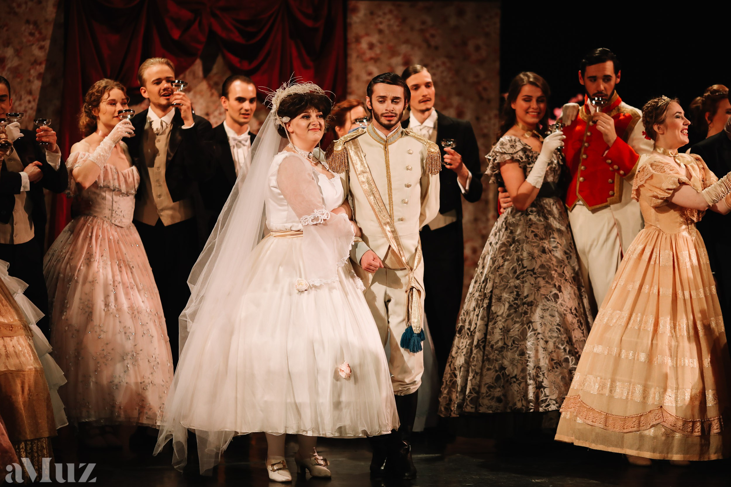 Opera Łąkowa. Fotograf Ślubny Warszawa - Sesje Biznesowe Rodzinne Eventy