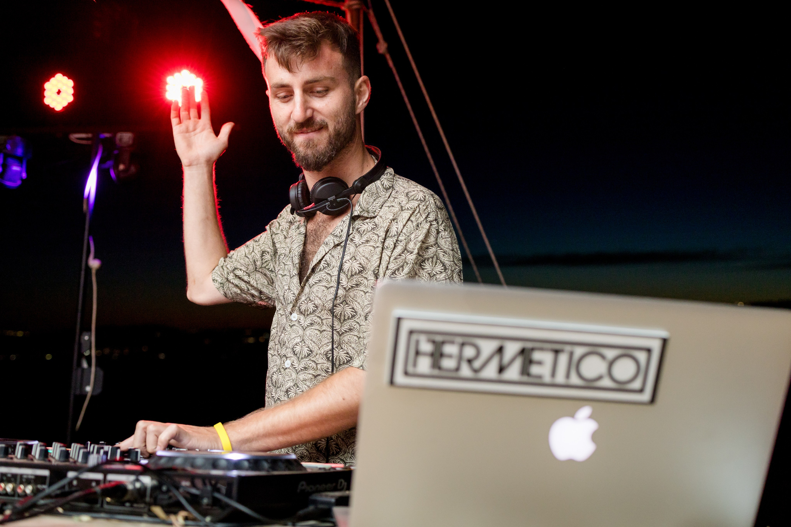 Omar & Nimrod. AMIR BUCHNIK PHOTOGRAPHER