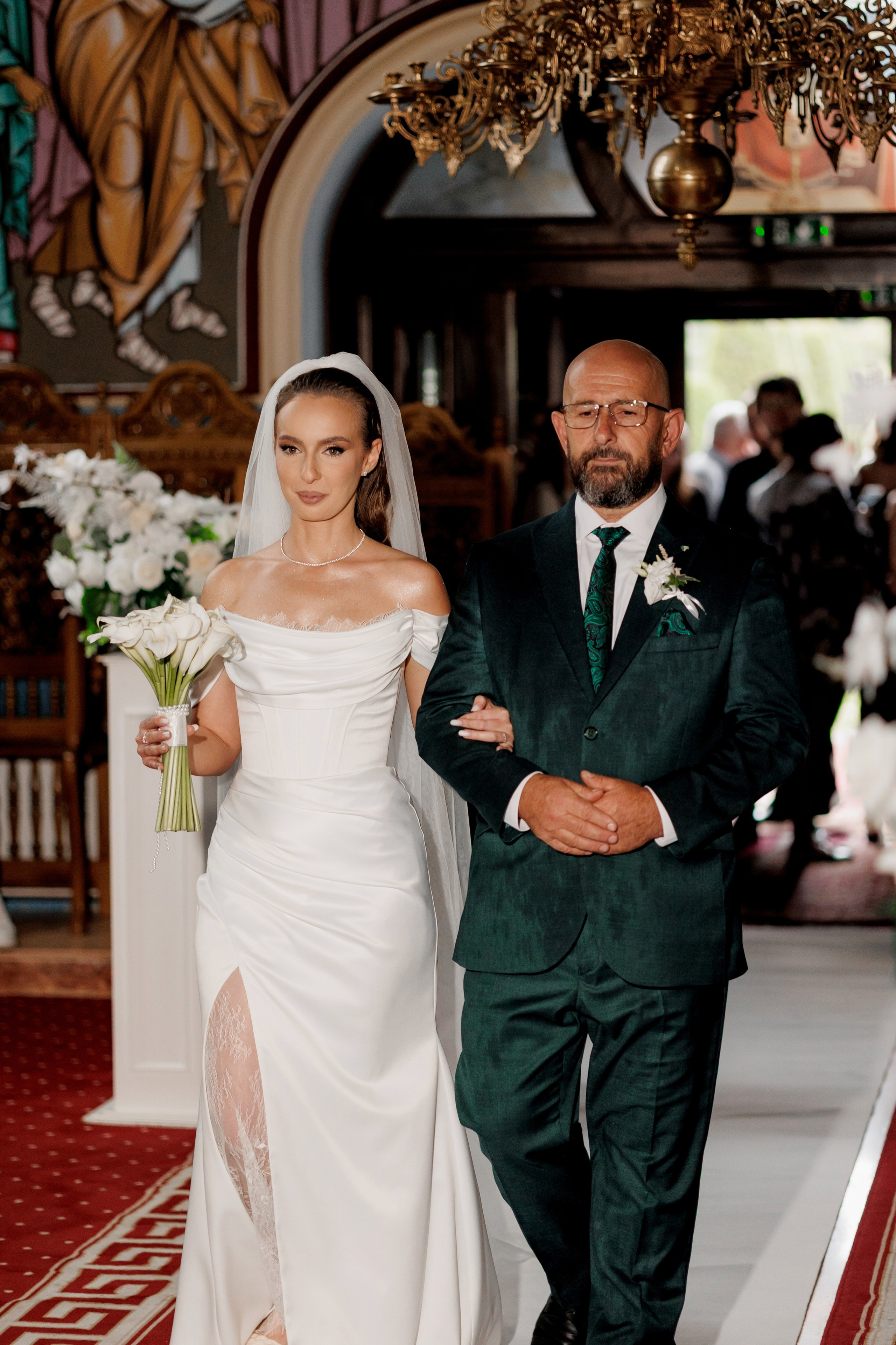 Maria & Vasile. Wedding Photographer, based in Iasi, Romania, but will travel all over the globe to make sure you look amazing in all your wedding photos
