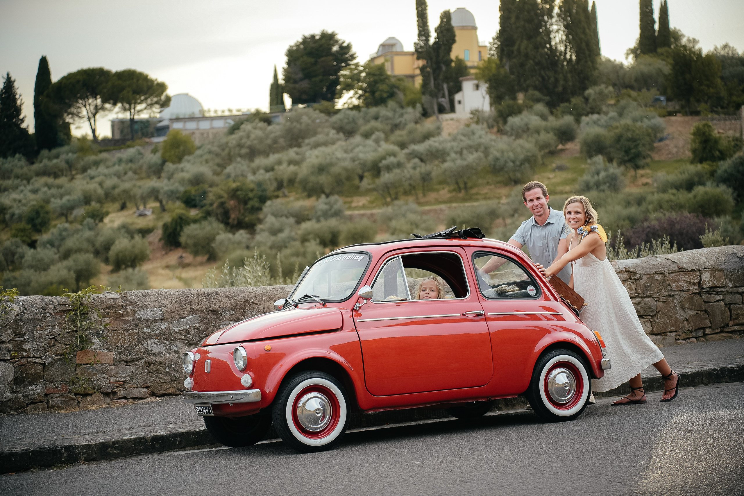 Nicole & Family. Wedding Photographer in Italy