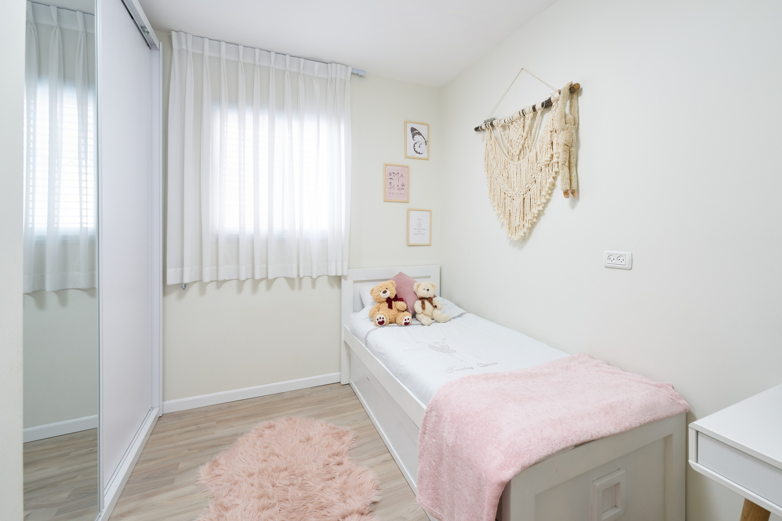 Interior. צלם אלכס ברט בישראל