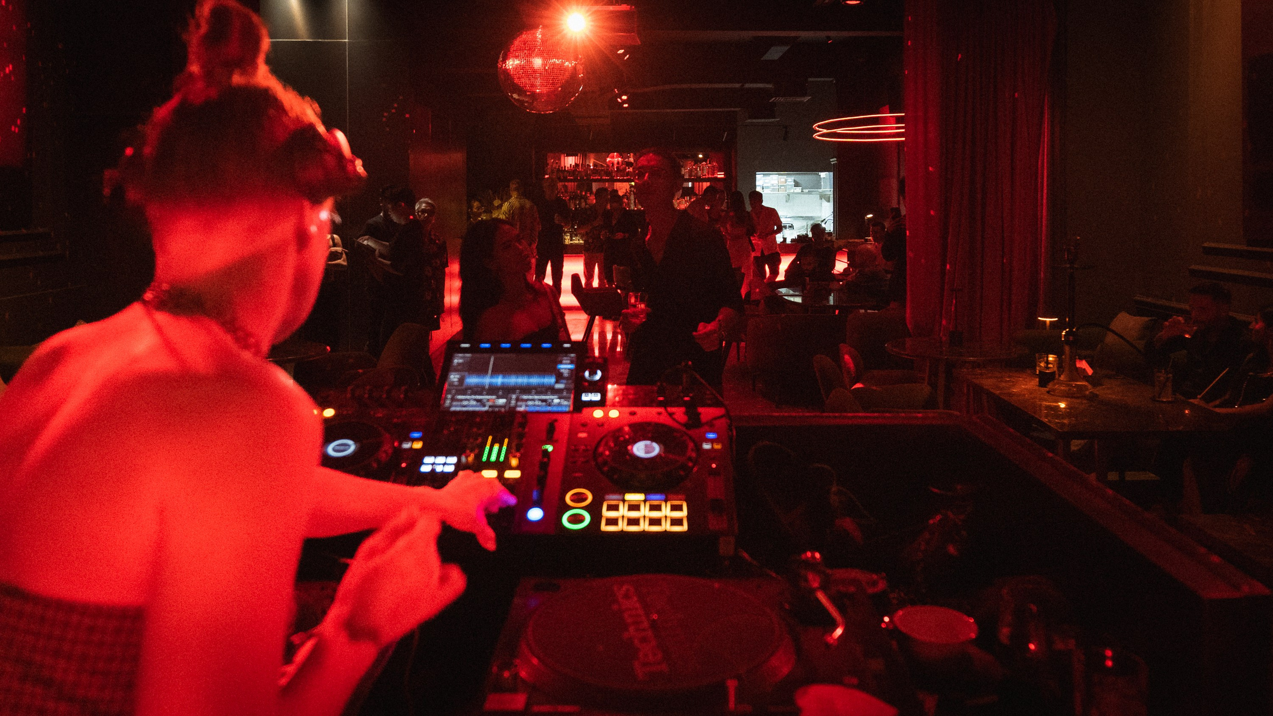 SEE SOLARIS. THE ROOM BAR