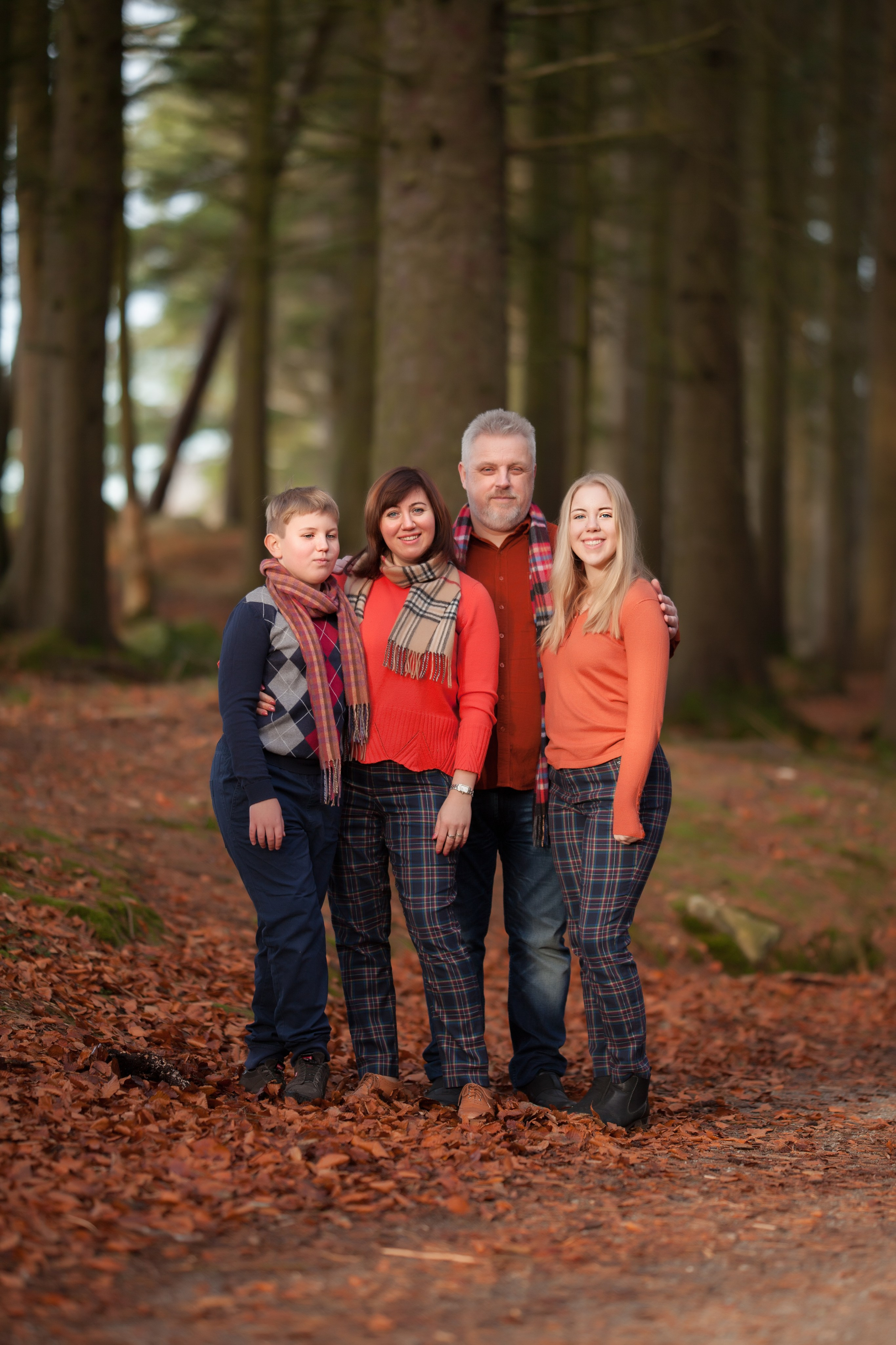 Gold october. Family and real state photographer in Haugesund Dina Vikra