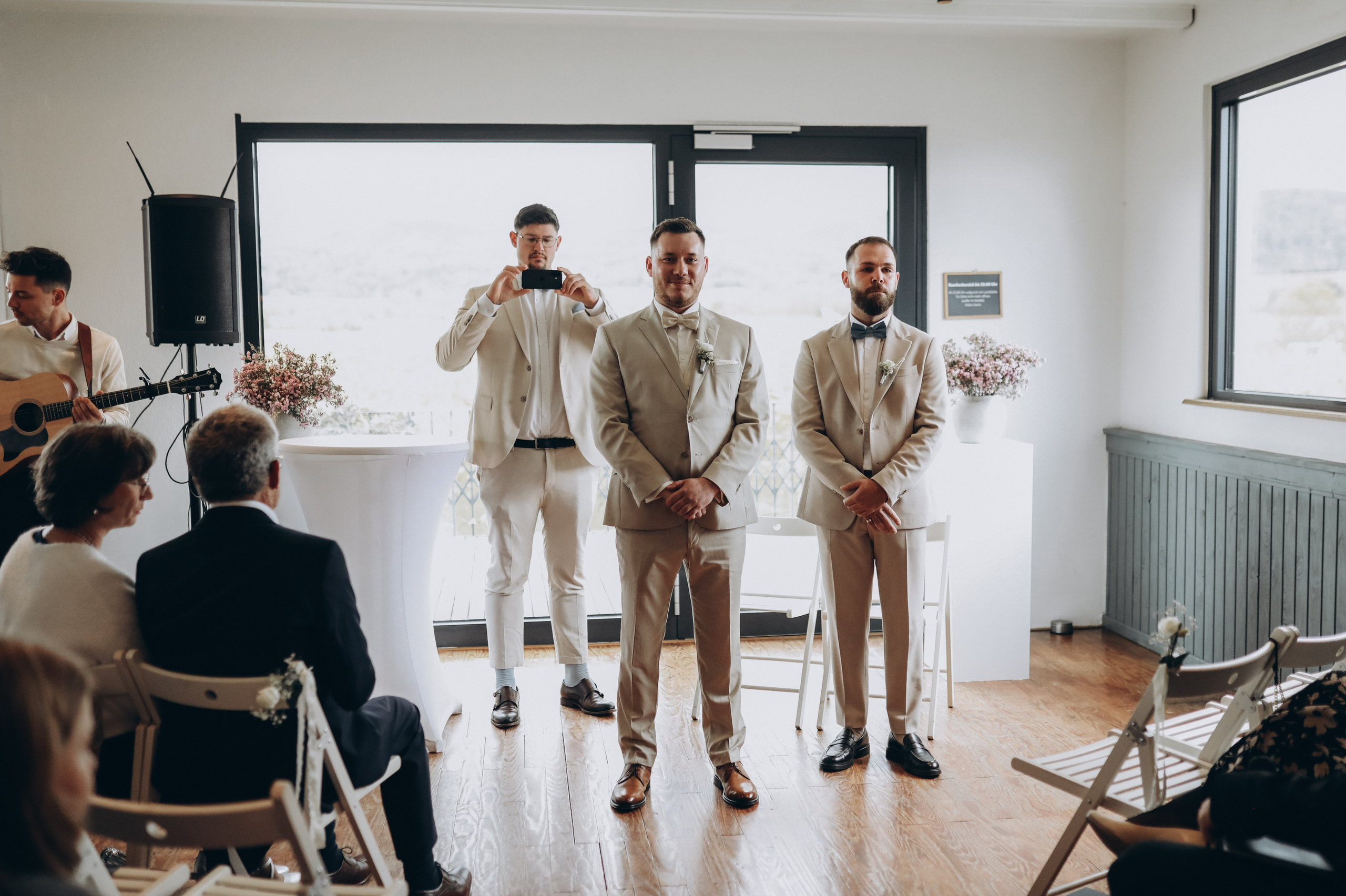 „Freie Trauung im Freien nahe Neustadt – natürliche Hochzeitsreportage Pfalz“