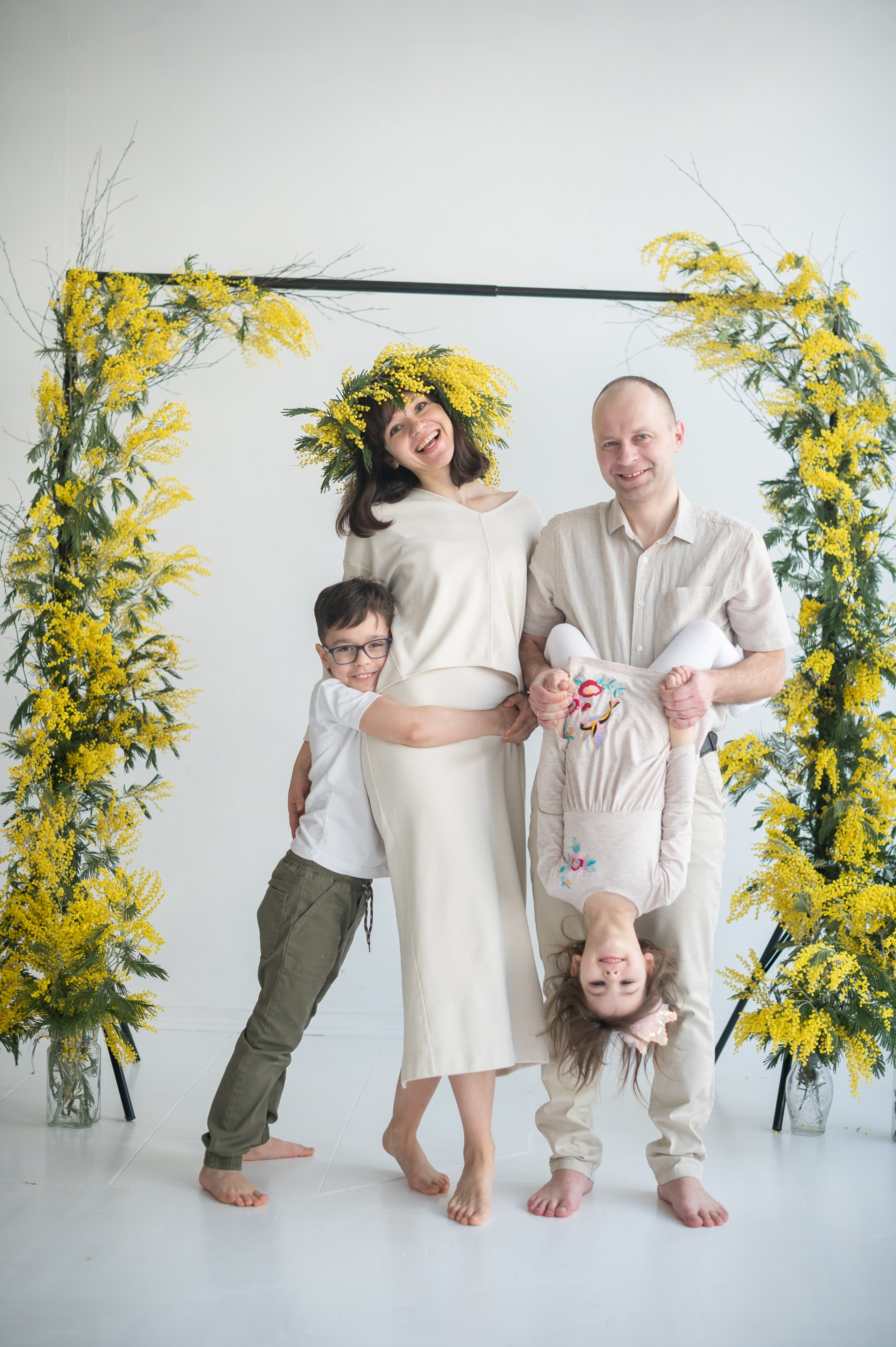 Семейная фотосессия в студии. Семейный и детский фотограф в Минске Надежда Савицкая