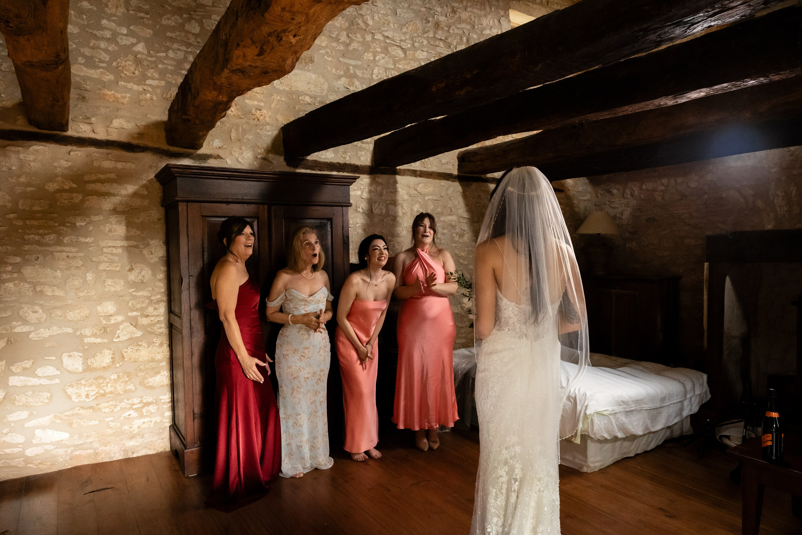 A romantic rainy-day wedding at Château Lagut. Eugénie Smirnova — photographe à Toulouse et dans le sud-ouest de la France