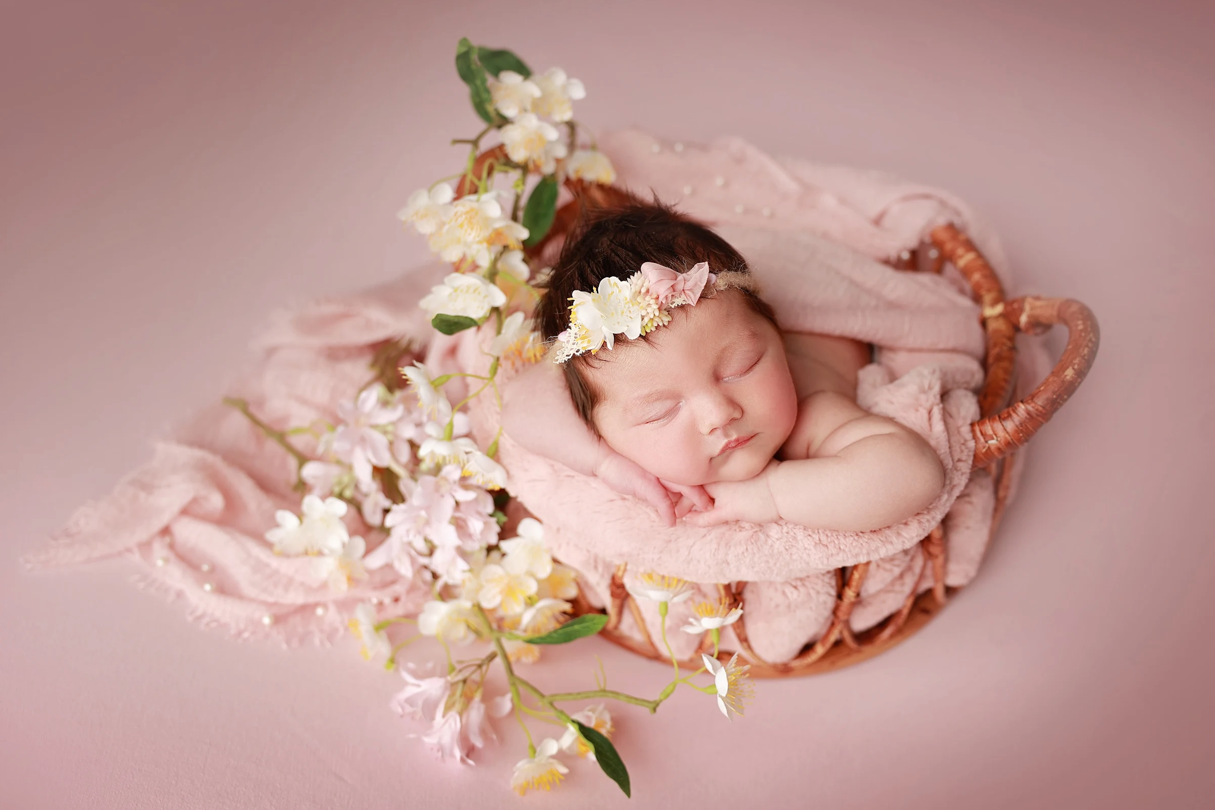 MATERNITY & NEWBORN professional Photography by Irene Chaikeen. Irene Chaikeen | Maternity and newborn photoshoot in Essex/London