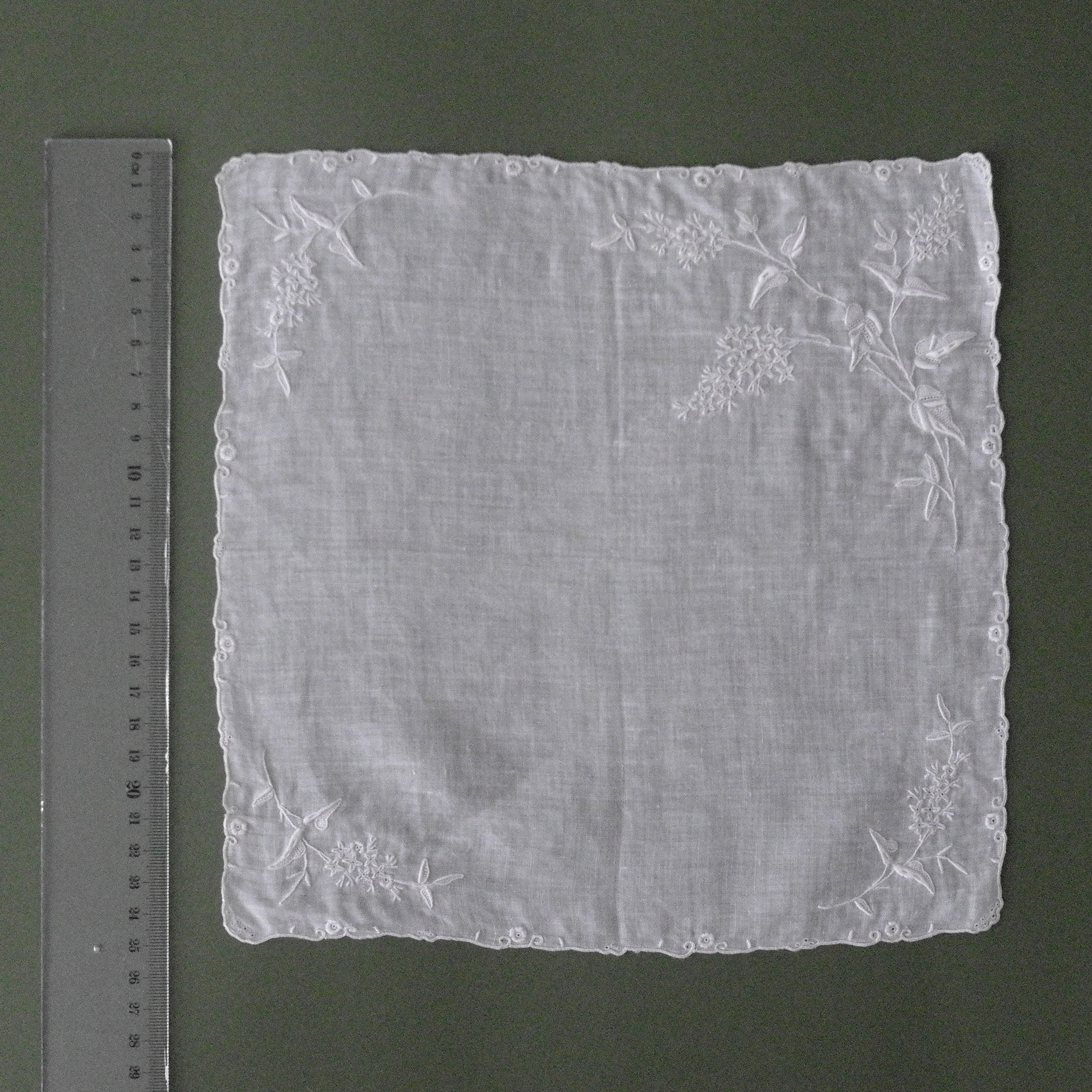Lace napkins2. Современнные и актикварные украшения в Барселоне, Москве и Санкт-Петербурге