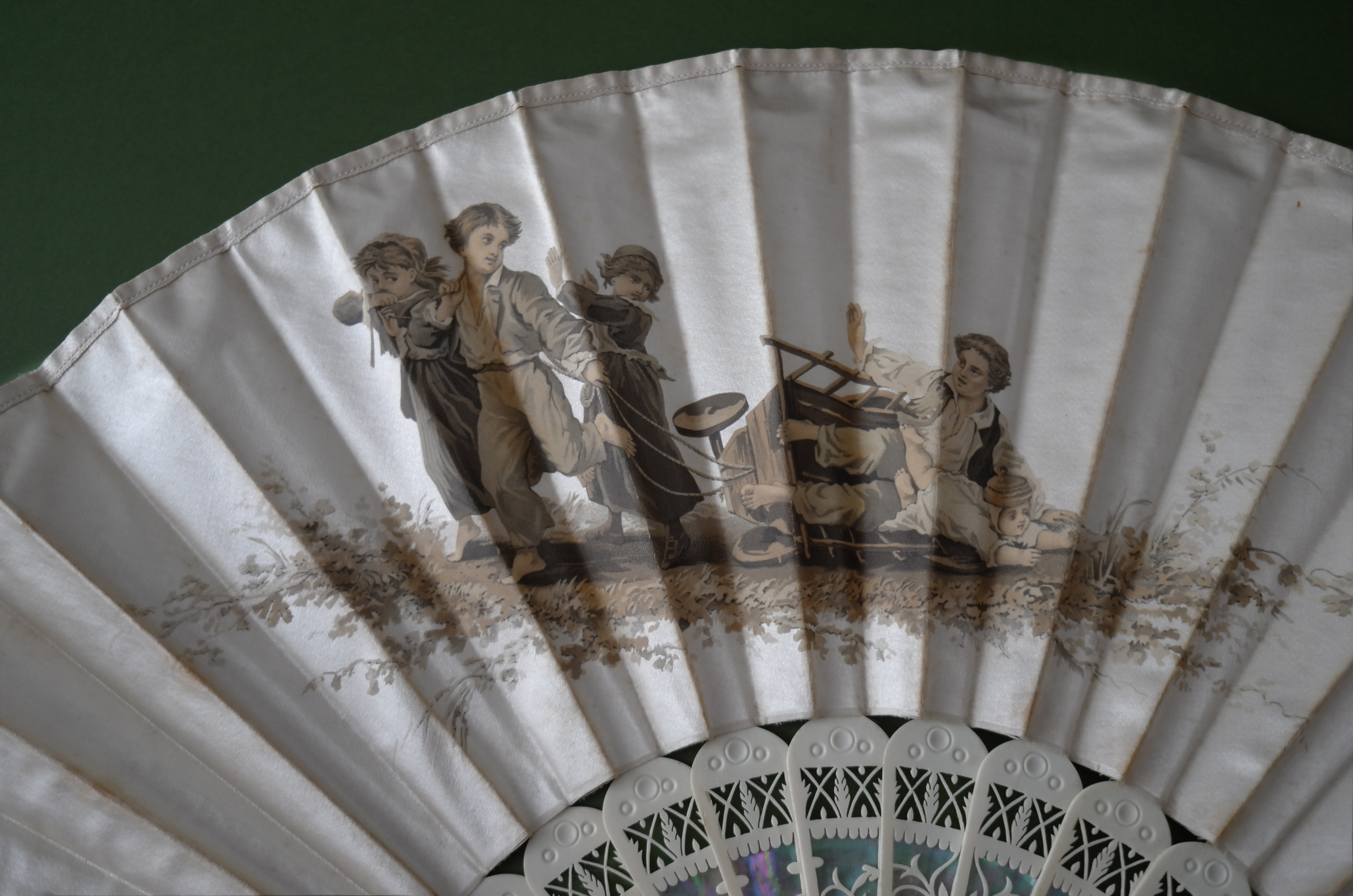 Whitepearlfan. Современнные и актикварные украшения в Барселоне, Москве и Санкт-Петербурге