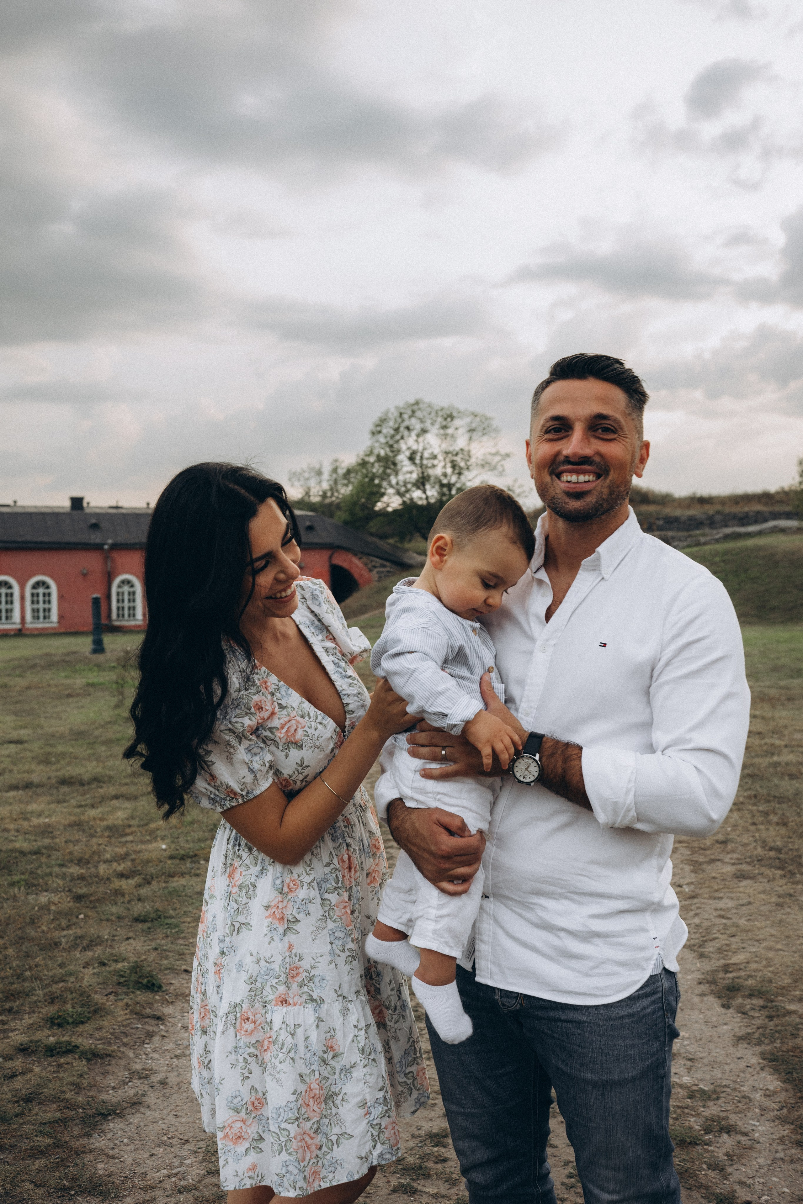 Summer. Wedding and potrait photographer in Helsinki Vickan O
