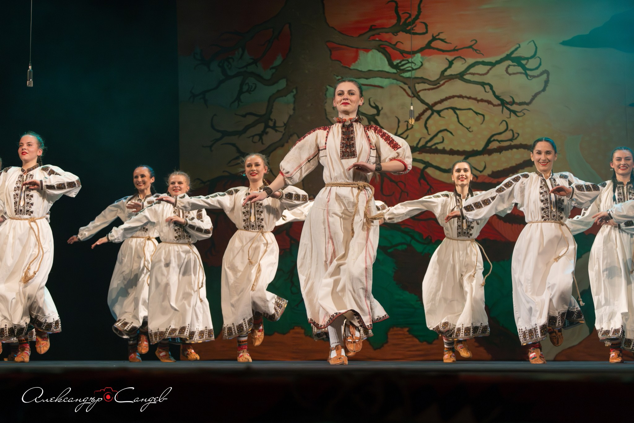 „Змейова сватба“, спектакъл на представителен ансамбъл „Шевица“ - 28.03.2026 -. Александър Сандев - website