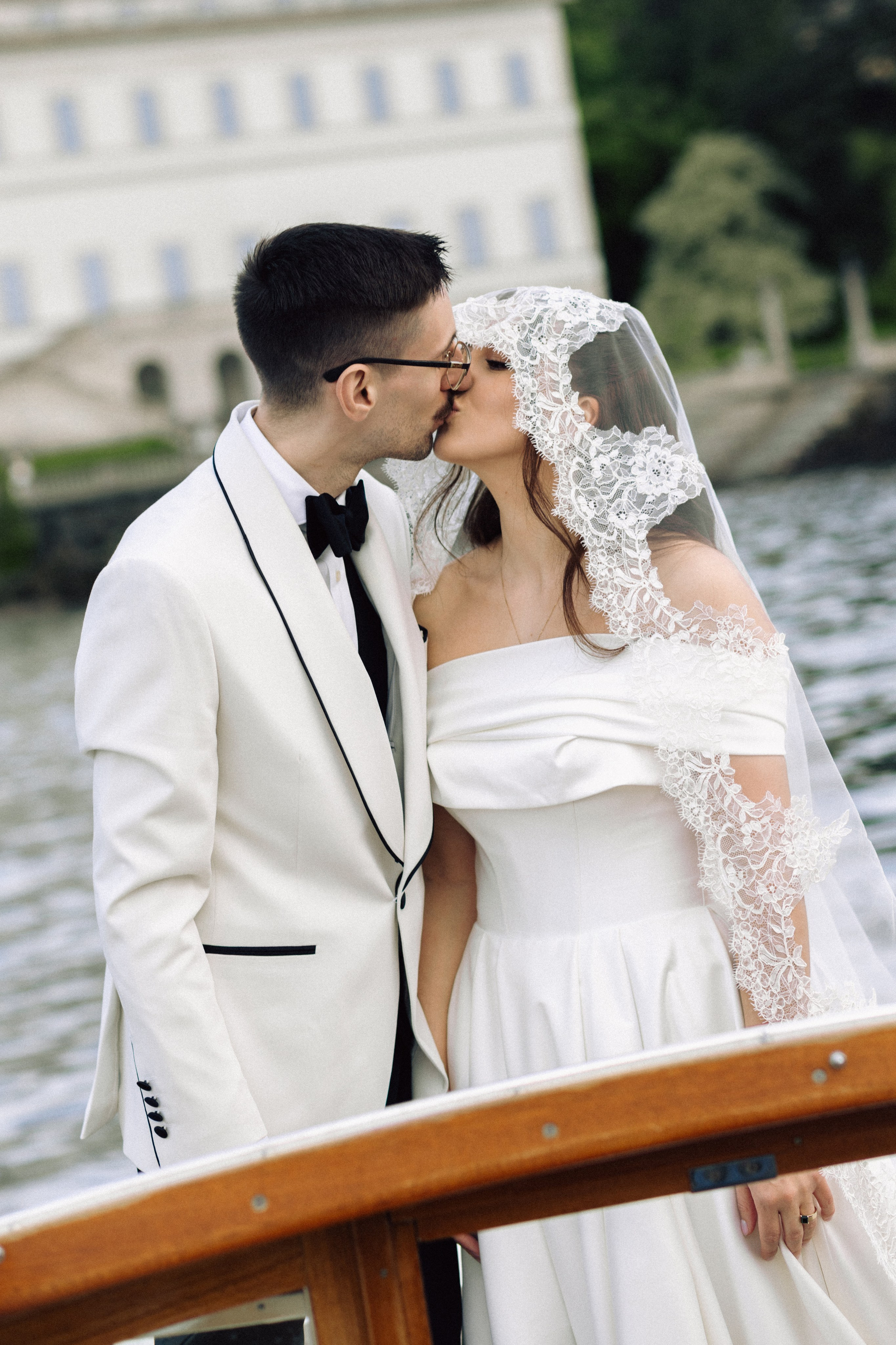 Romantic portrait of the bride and groom during their Bellagio elopement