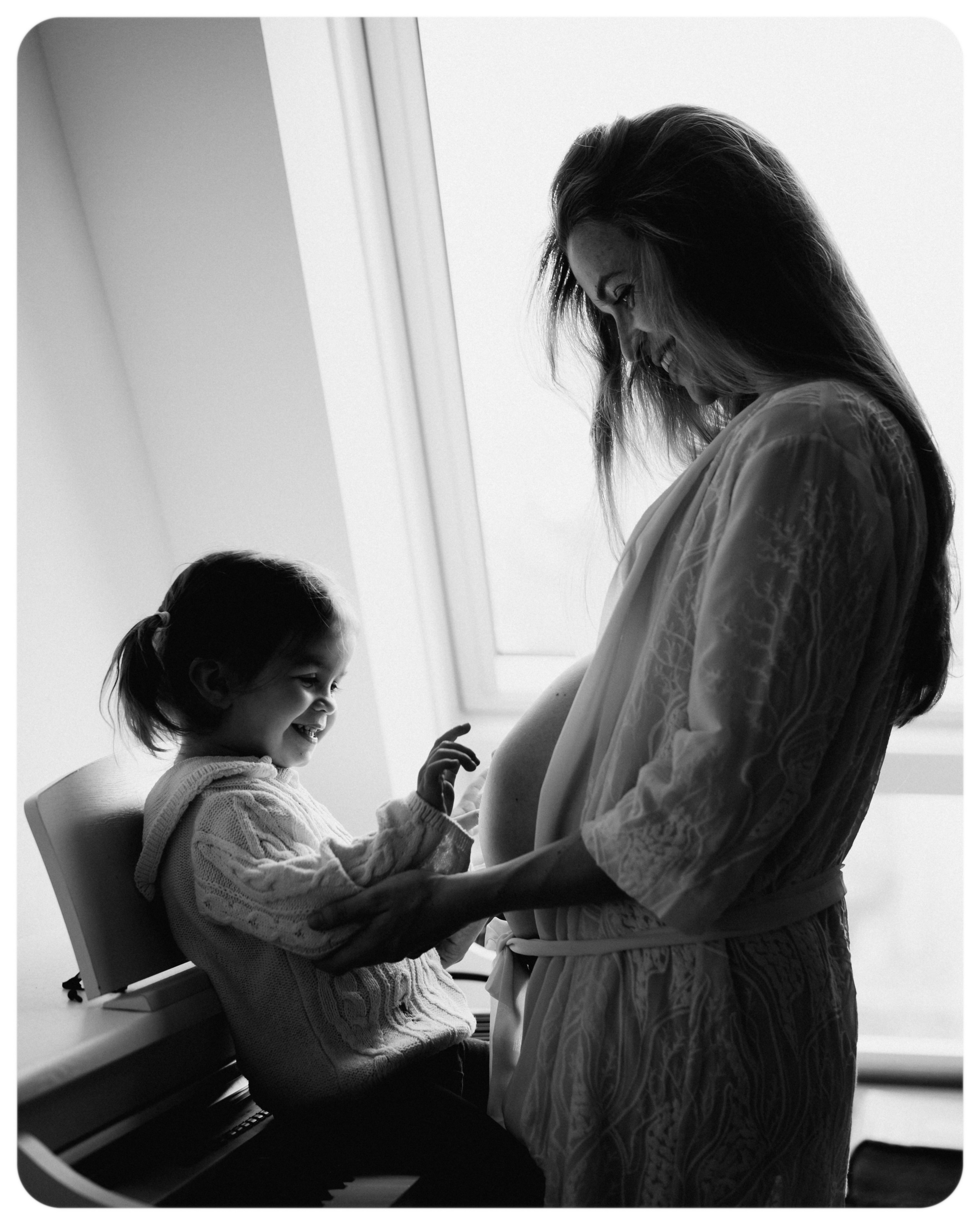 Pregnancy Moment. Elena Pretzner Photography