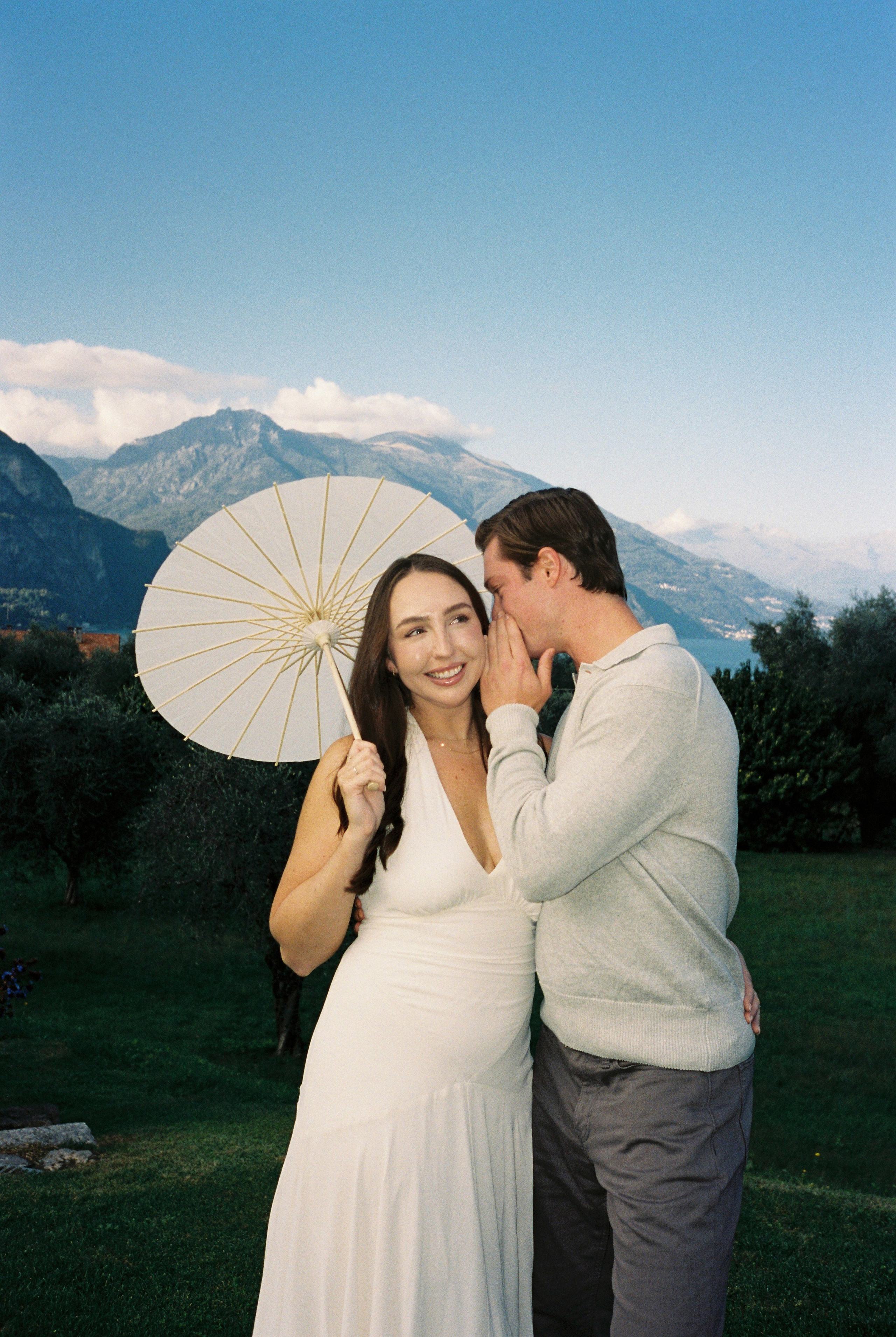 Pre-wedding photoshoot in Bellagio. Wedding photographer in Italy