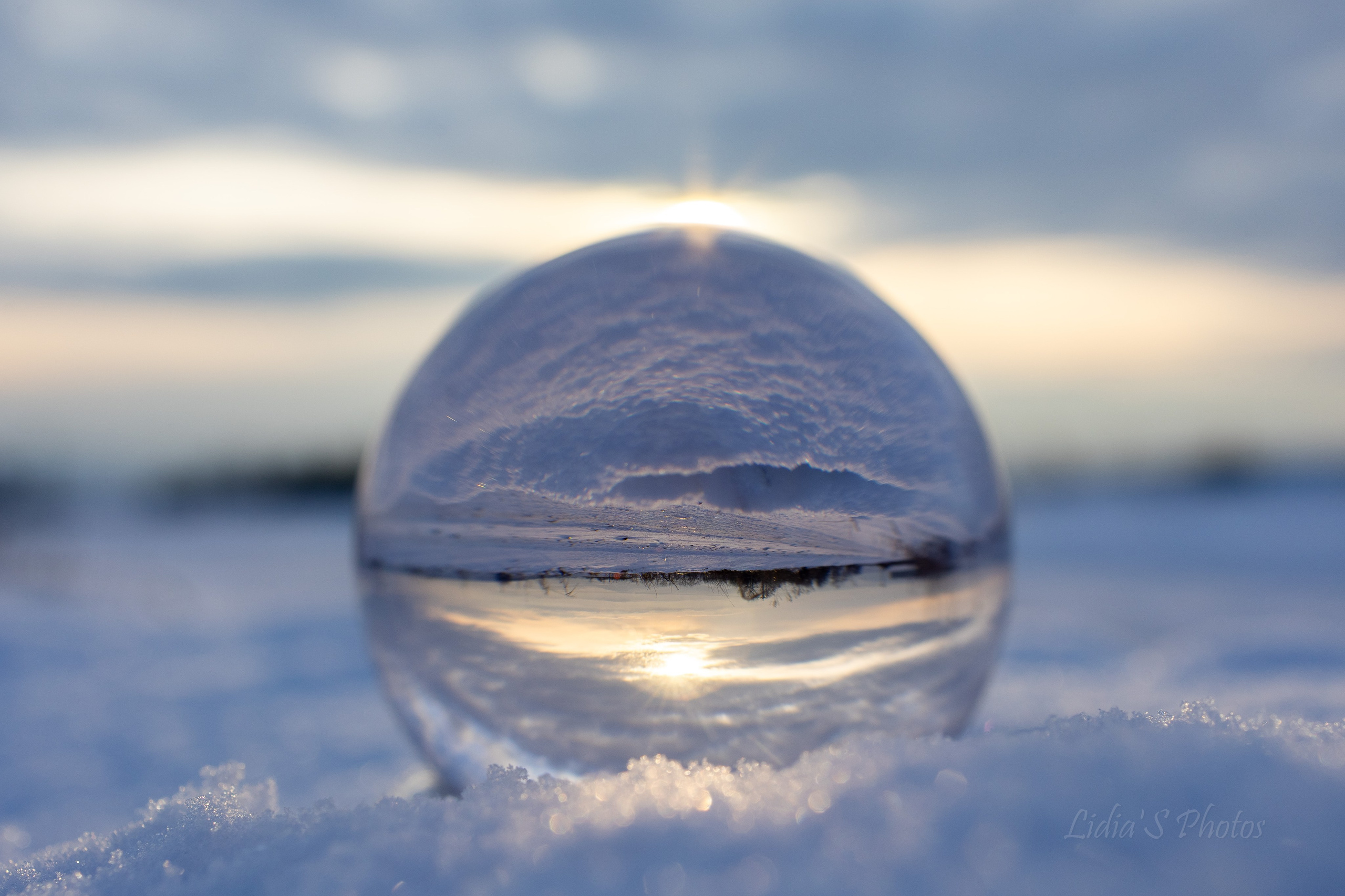 Fotograf. Lucrez cu oameni, produse și spații. Portret și fotografie creativă. Bacău, România. Lidia Savinoiu