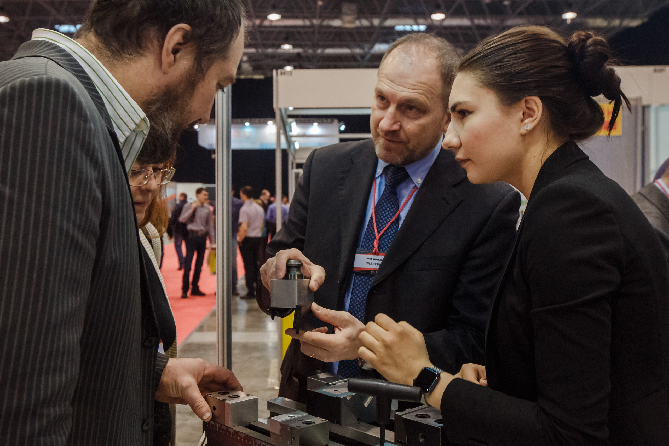 Exposición de Ingeniería Mecánica. Fotógrafo de retrato, familia y reportajes en Valencia | España | Europa Vitalii Lumier