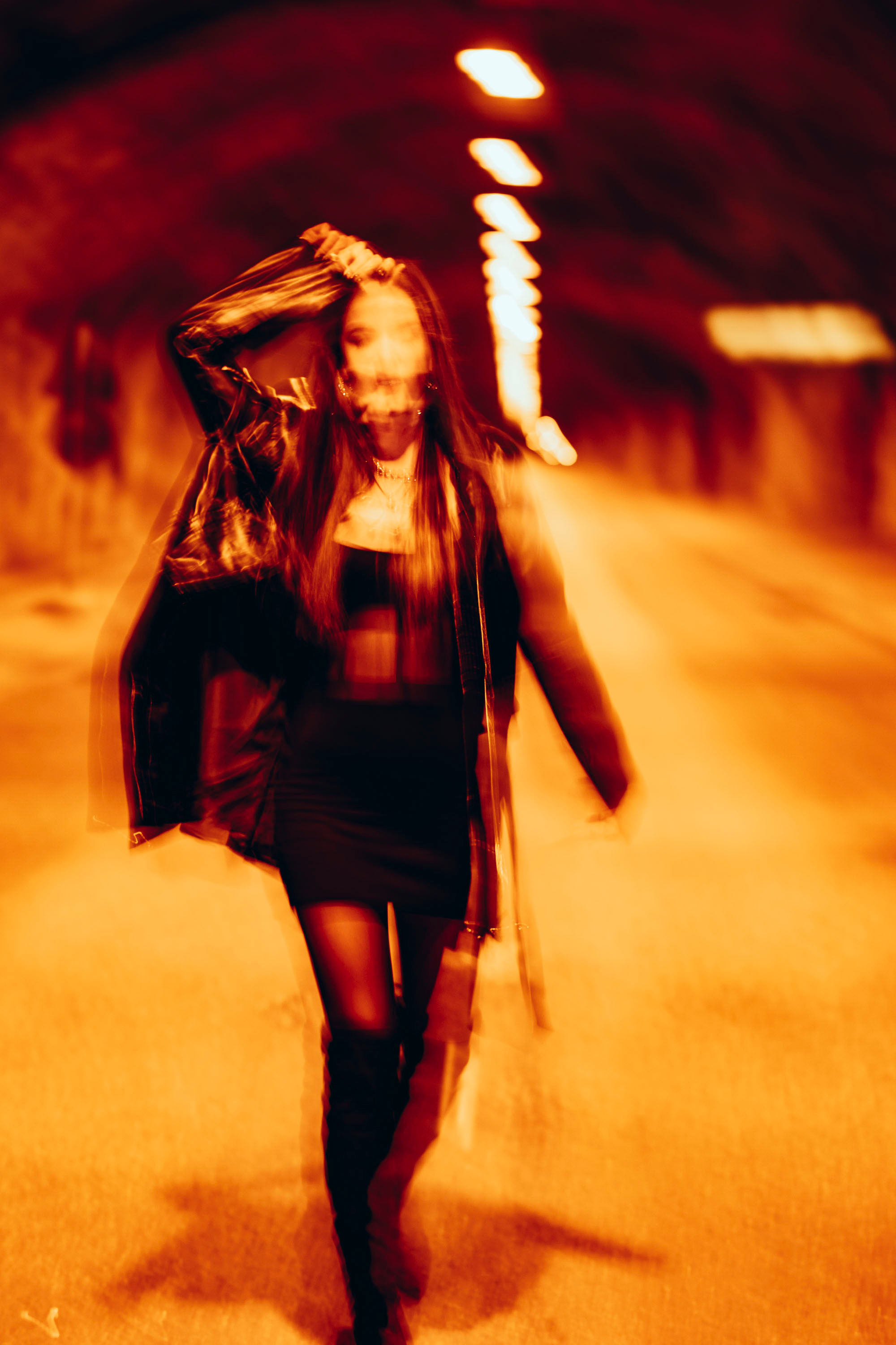 Yökuvaus kaupungin valoissa. Valokuvaaja Lahti, Helsinki Elena Salonen