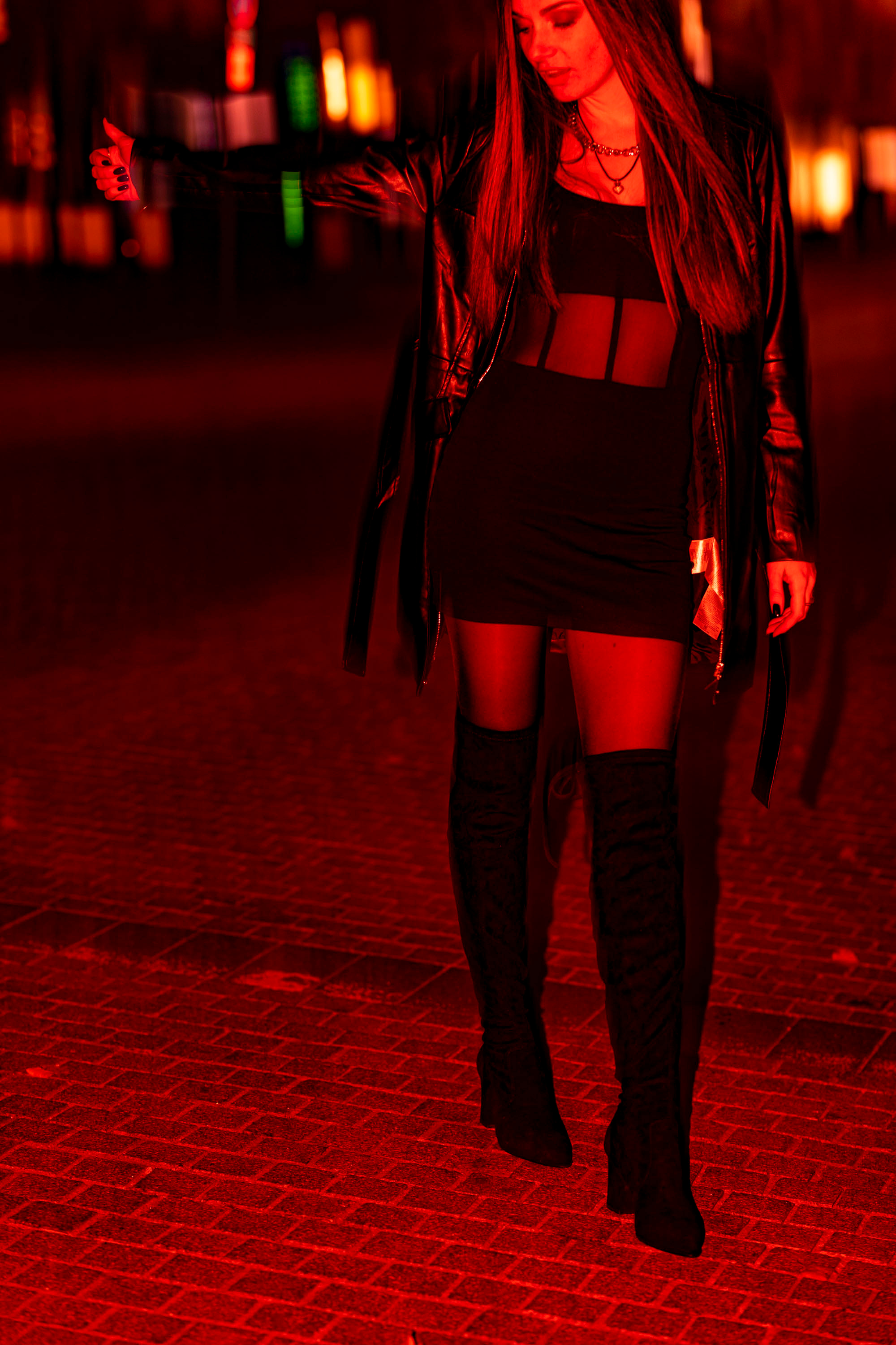 Yökuvaus kaupungin valoissa. Valokuvaaja Lahti, Helsinki Elena Salonen