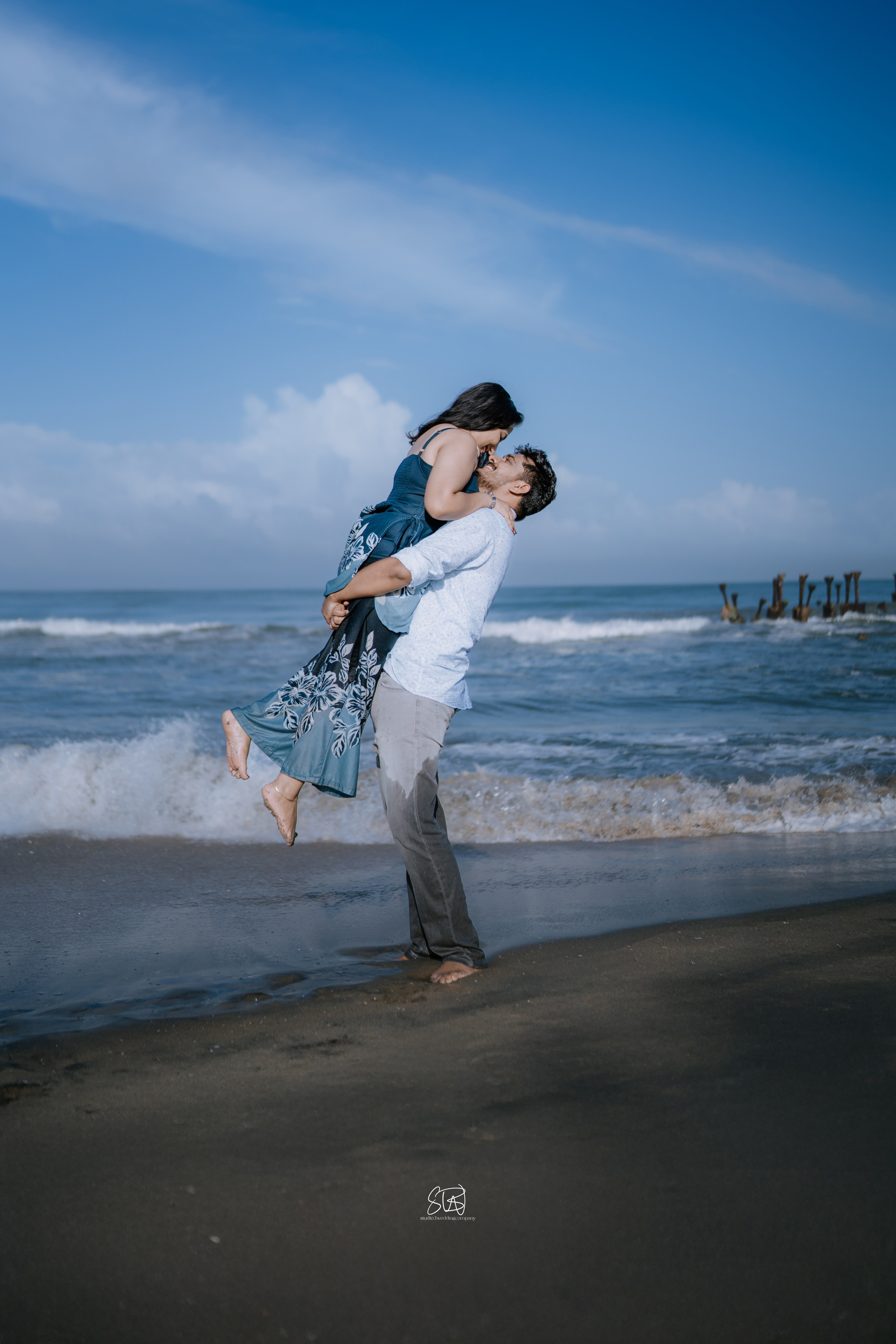 BEACH PREWEDDING. STUDIO3WEDDINGCOMPANY