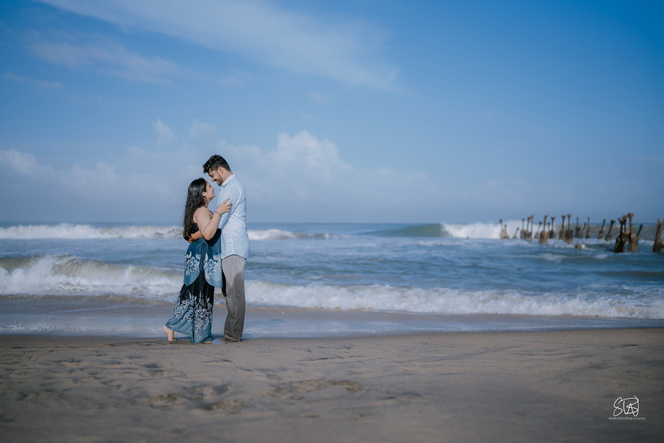 BEACH PREWEDDING. STUDIO3WEDDINGCOMPANY