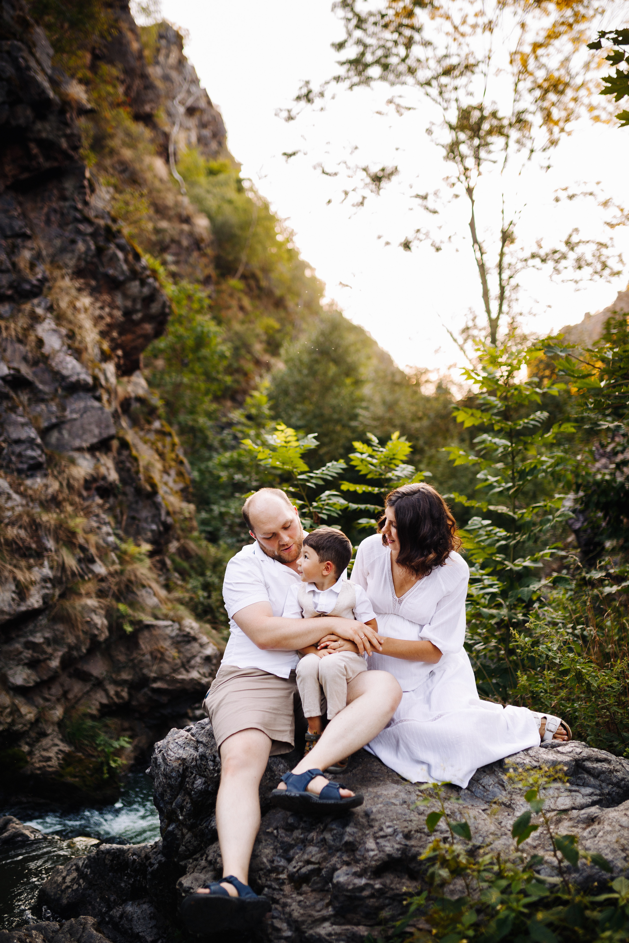 Galya, Sergei & Petya Family photoshoot in Divoka Sarka. Photographer in Prague for tourists