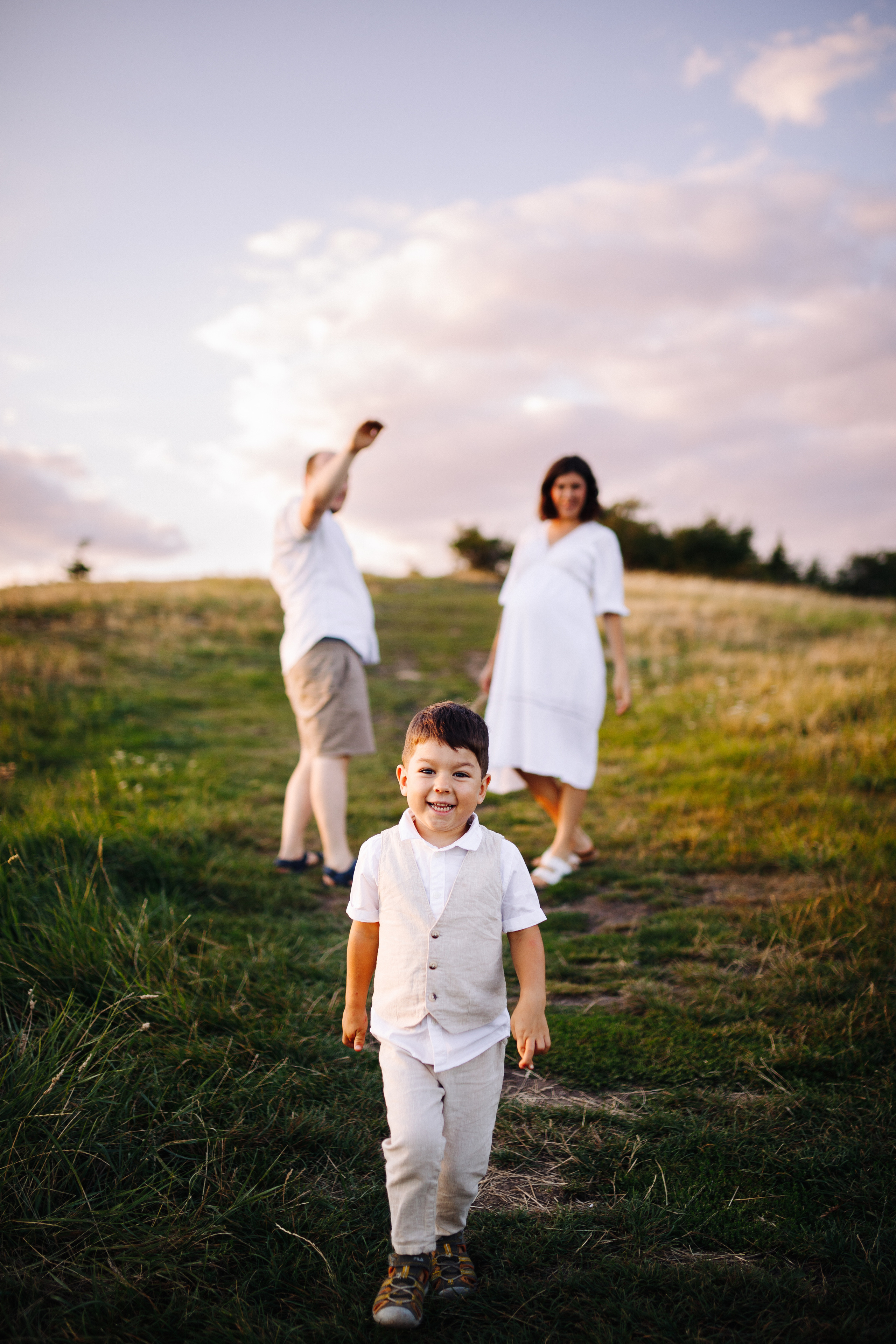 Galya, Sergei & Petya Family photoshoot in Divoka Sarka. Photographer in Prague for tourists