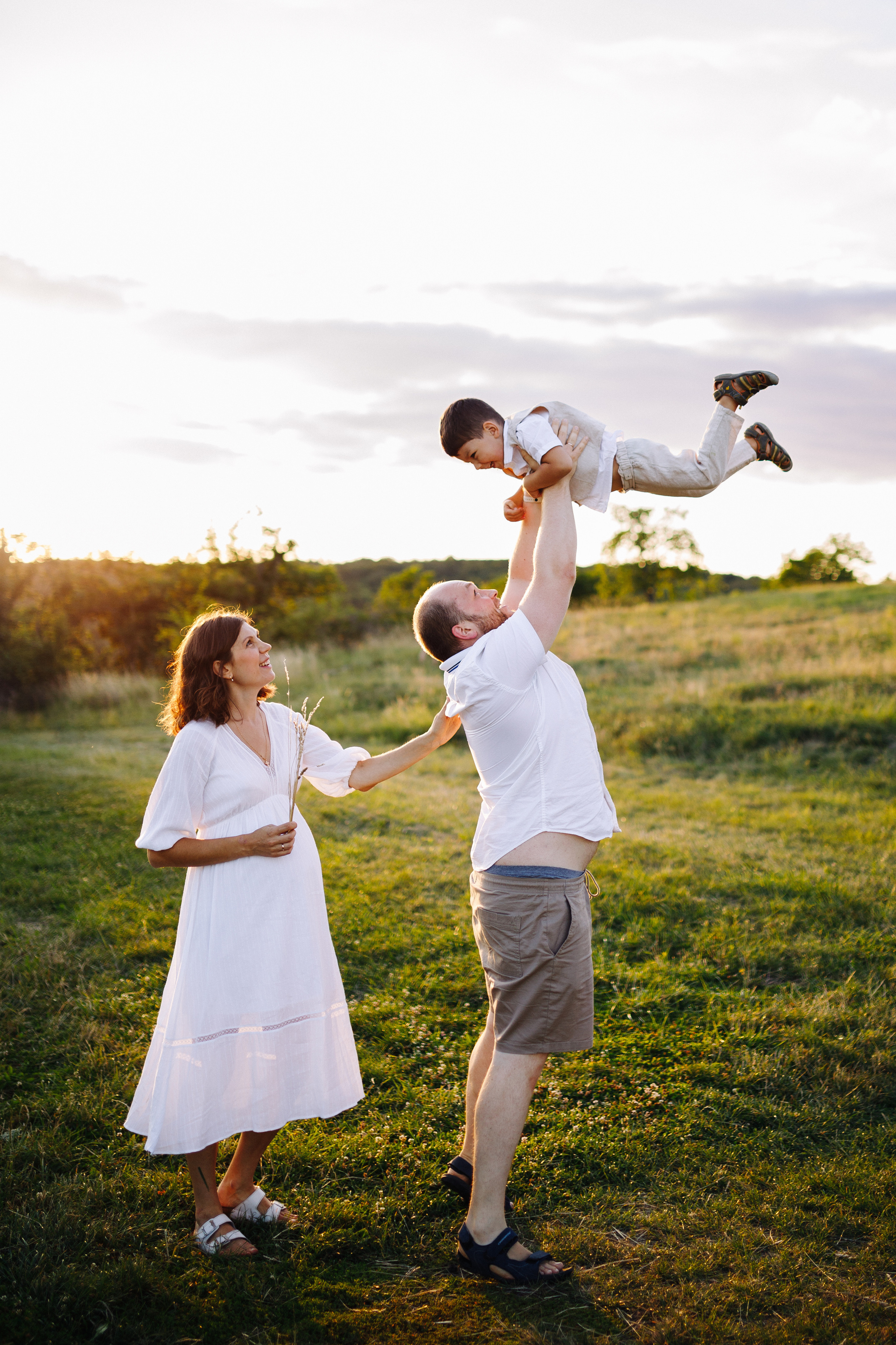 Galya, Sergei & Petya Family photoshoot in Divoka Sarka. Photographer in Prague for tourists