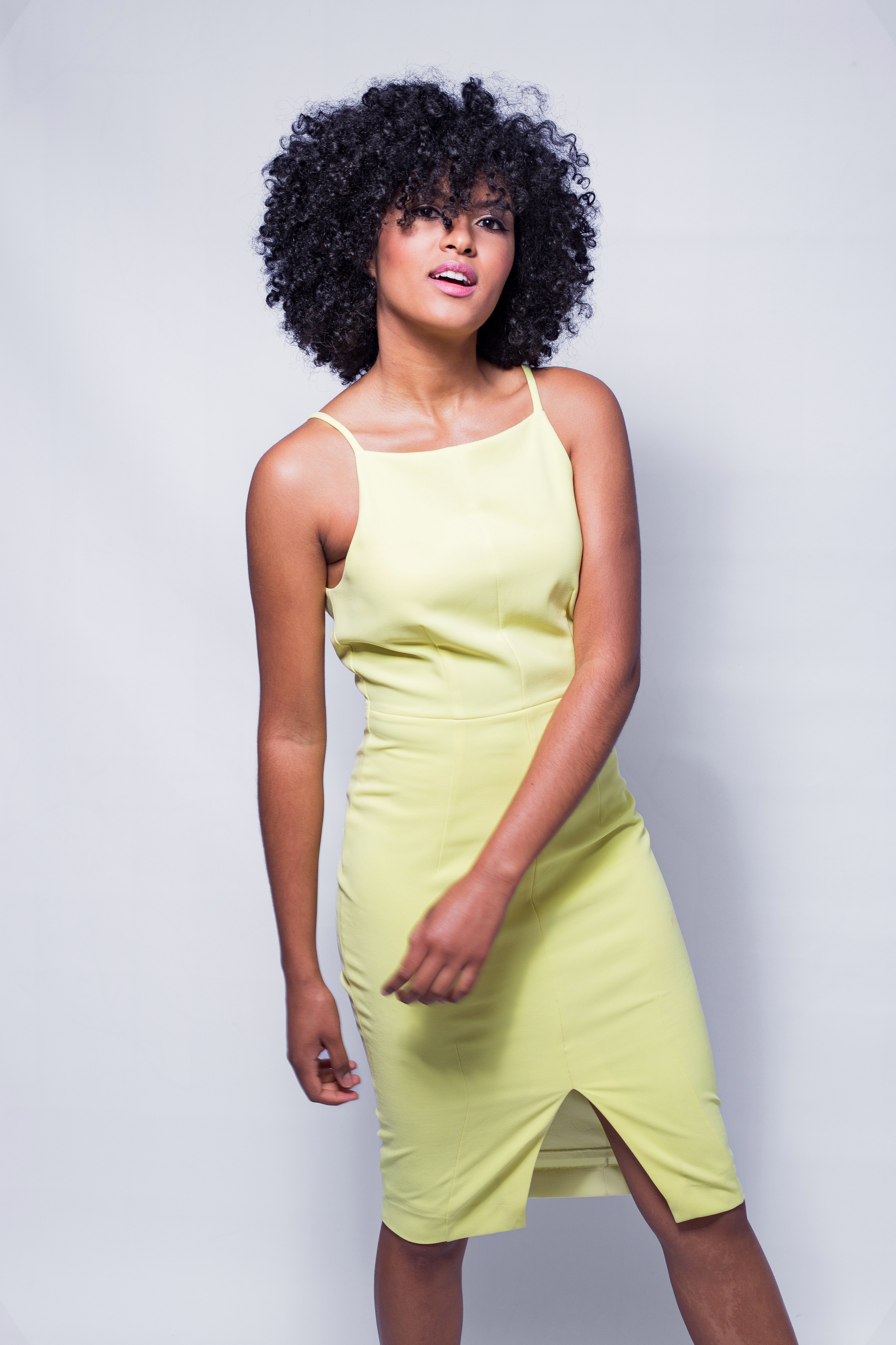 Tu primer book de modelo: cómo hacer una sesión profesional | Rainbox Estudio. Rainbox Estudio de Fotografía