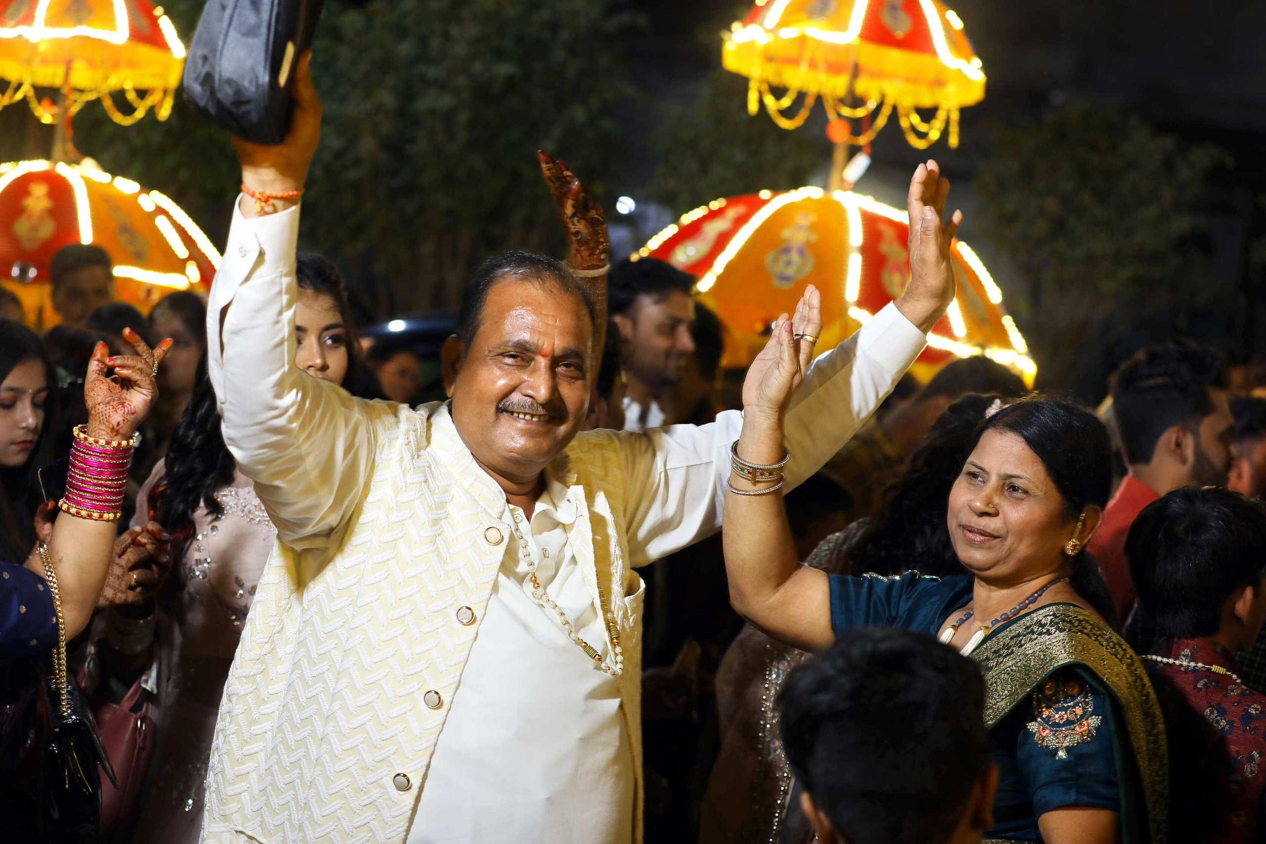 SHASHIKANT WEDS ROSHANI. “Ajay Digital Photo Studio — Capturing Timeless Wedding Moments”