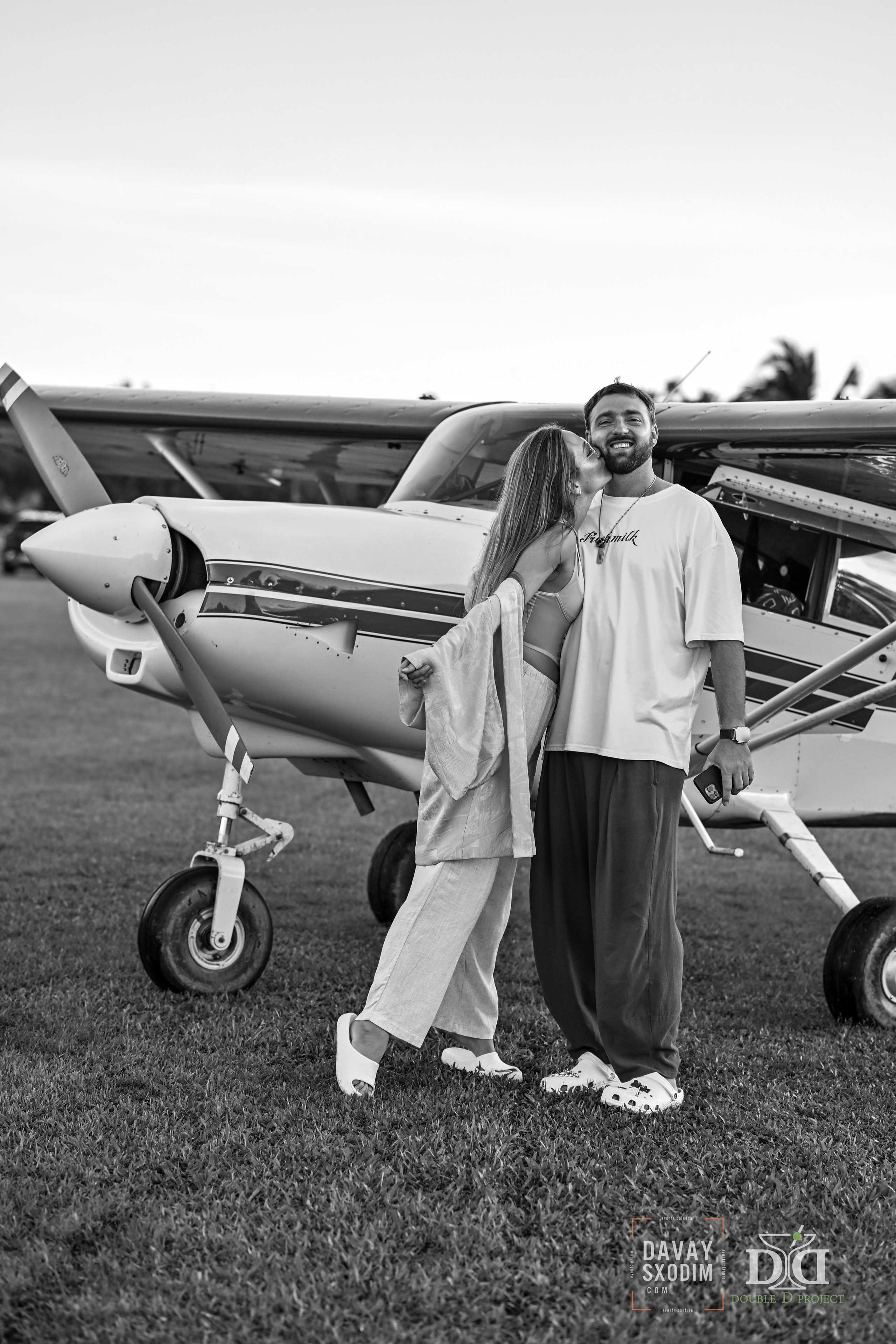 Вечеринка на аэродроме | Фоторепортаж | Афиша | DAVAYSXODIM.com PHUKET. АФИША|ФОТОРЕПОРТАЖИ|ИВЕНТЫ|ПХУКЕТ