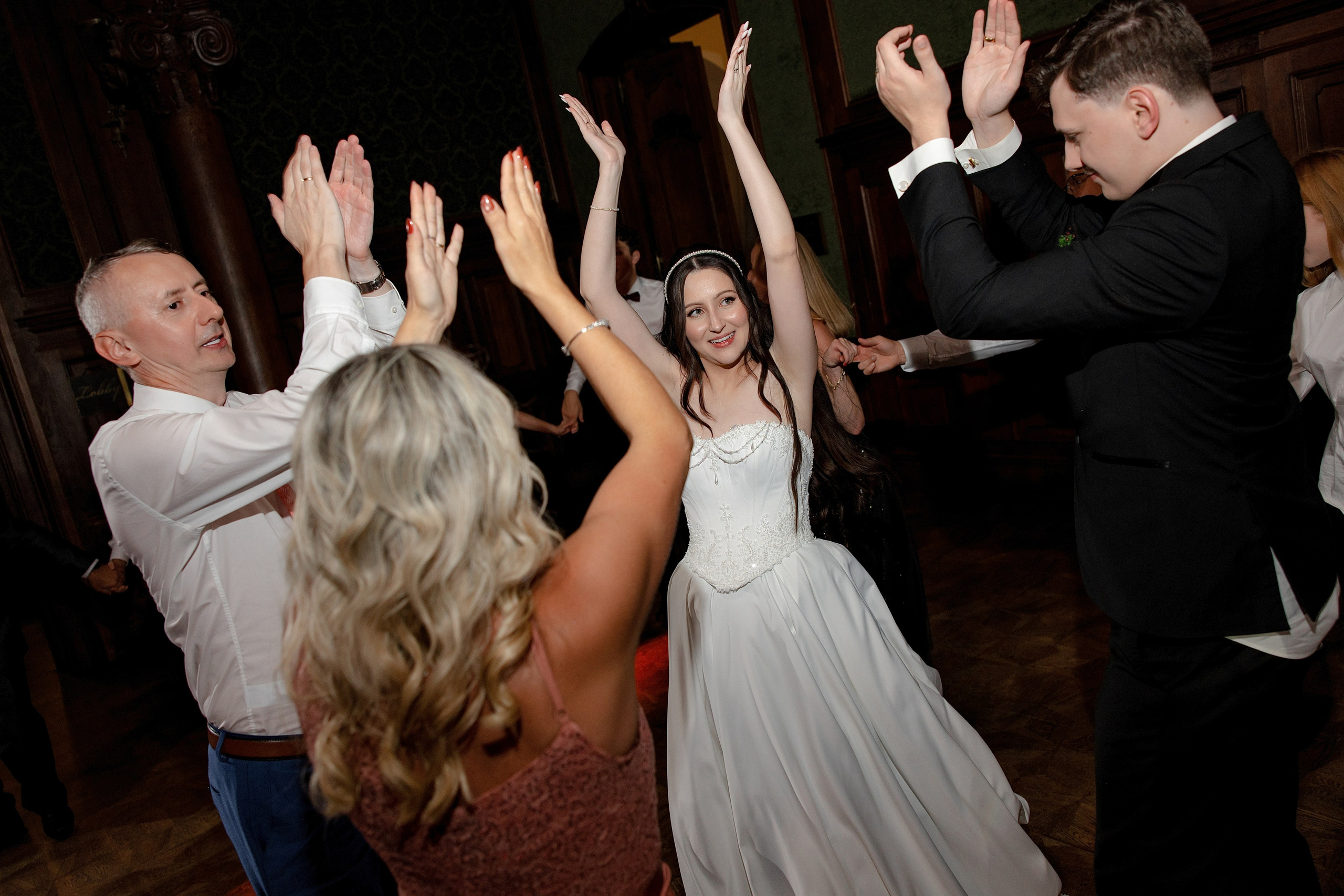 Beige & Maciek. Wedding and family photographer in Krakow Yana Klymova